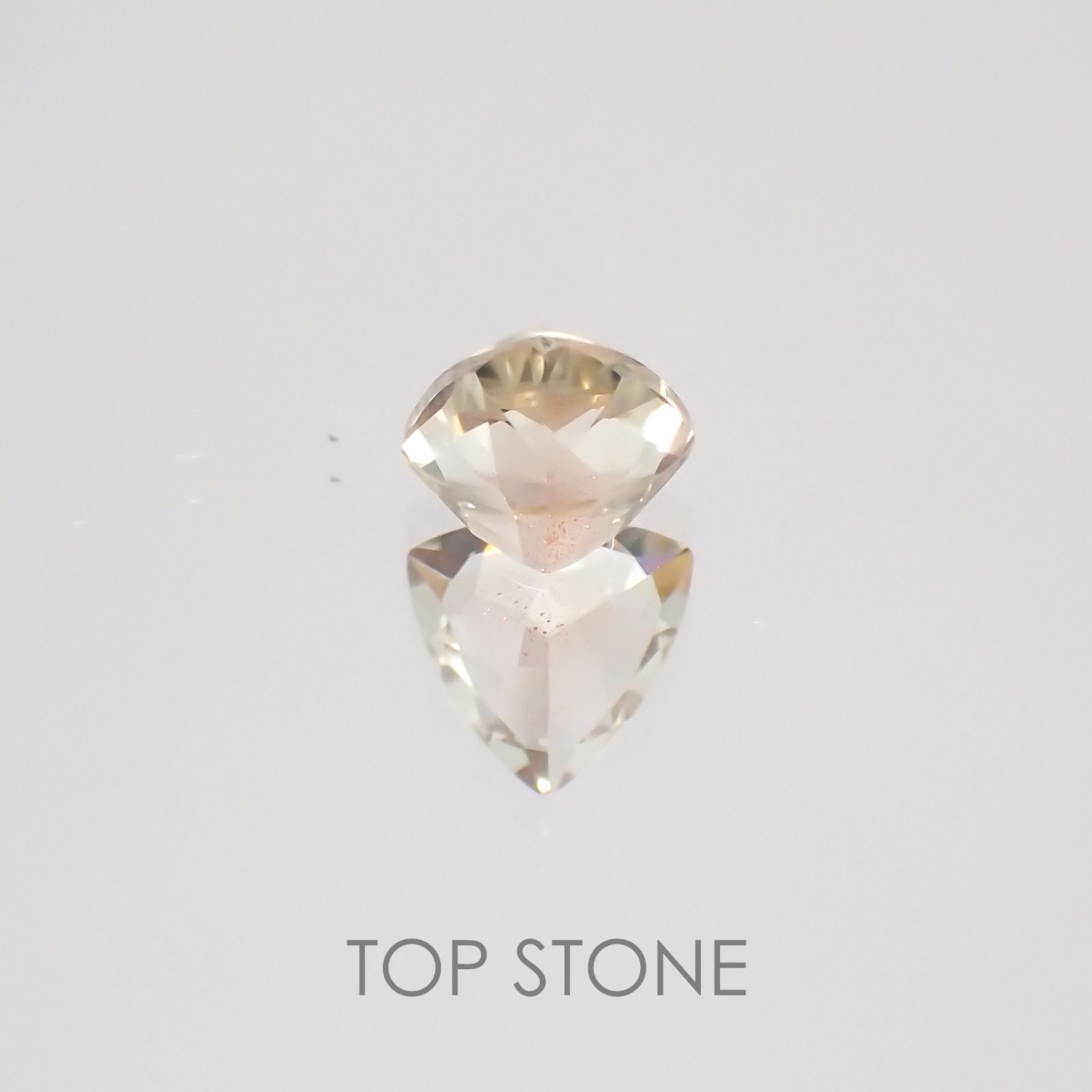 オレゴンサンストーン アメリカ産 ルース 0.46ct[20128877]5×5mm前後