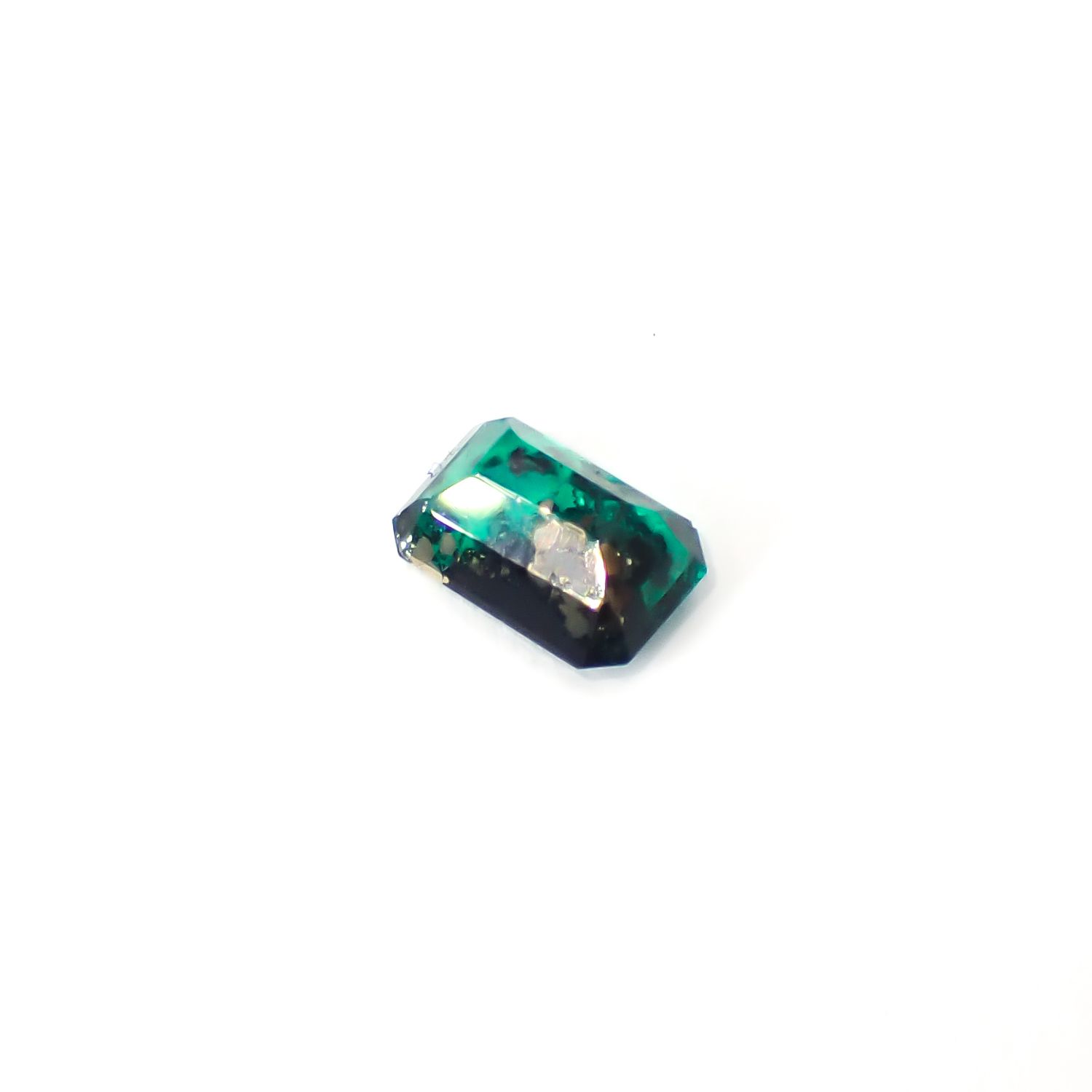パイライトインエメラルド コロンビア産 0.75ct / 6.5x4.5mm前後 [260532119]
