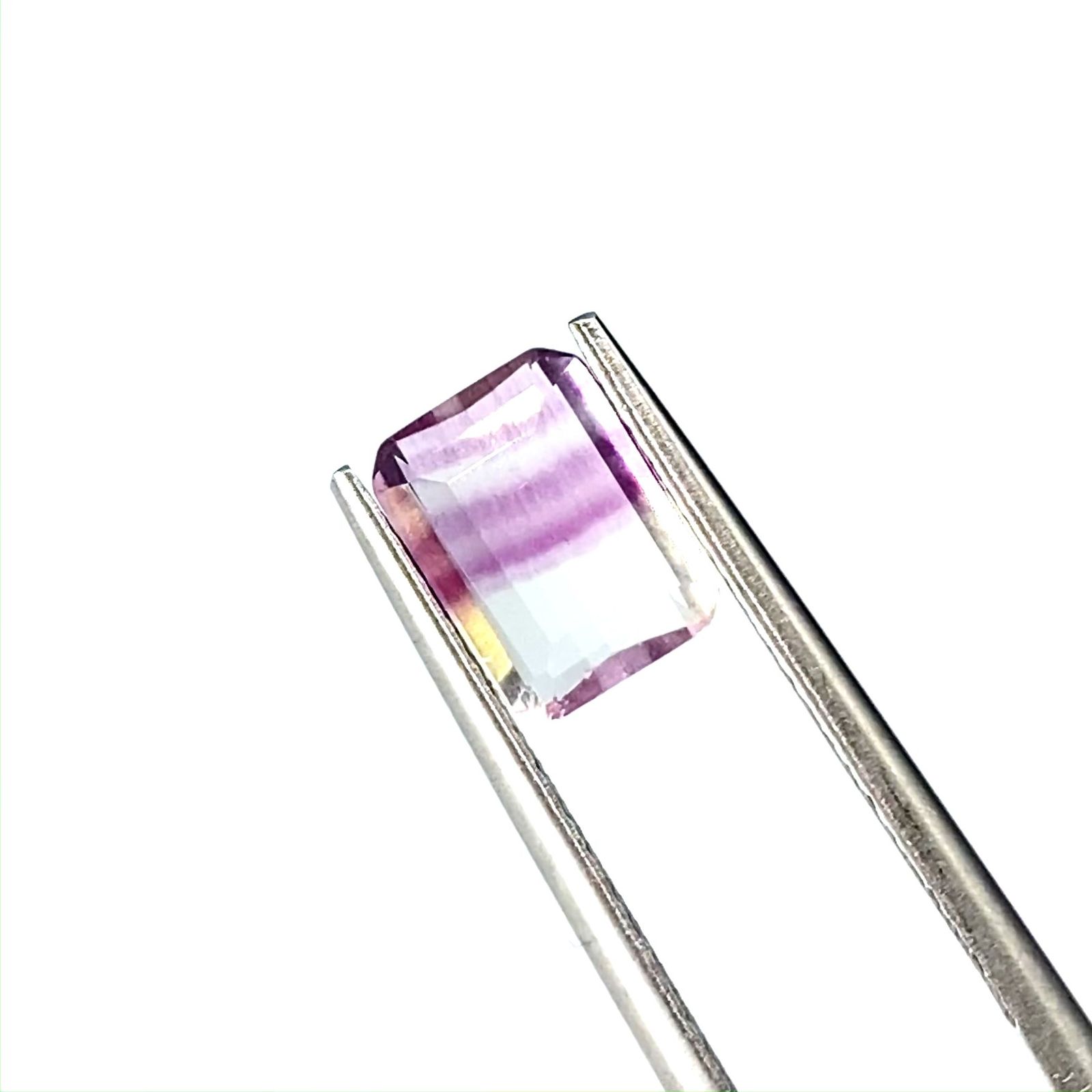 バイカラーフローライト 中国産 1.69ct / 7.9x5.9mm前後 [220917991