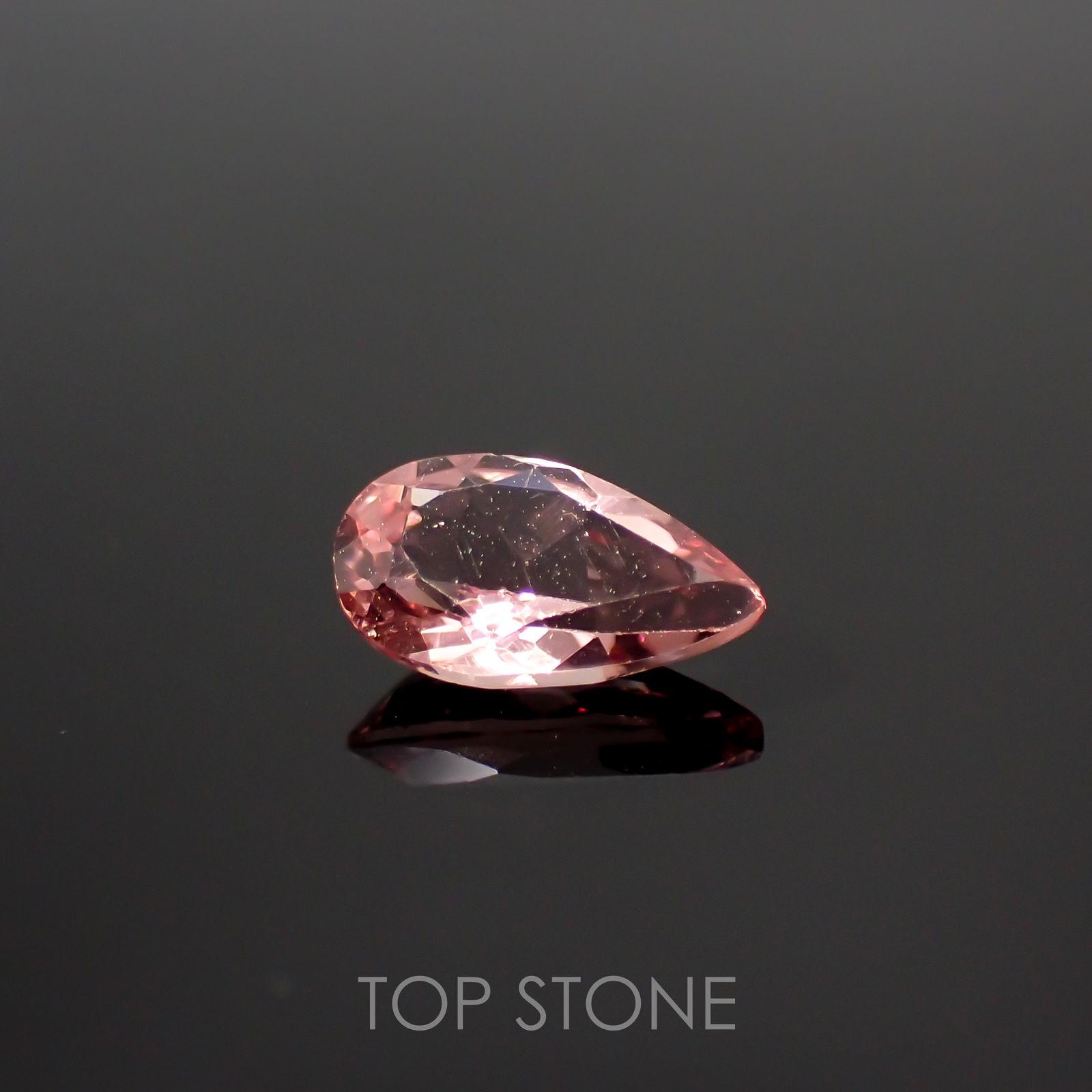 ピンクアパタイト(宝石名アパタイト) ブラジル産 0.71ct 識別済[210812462]8×4.6mm前後