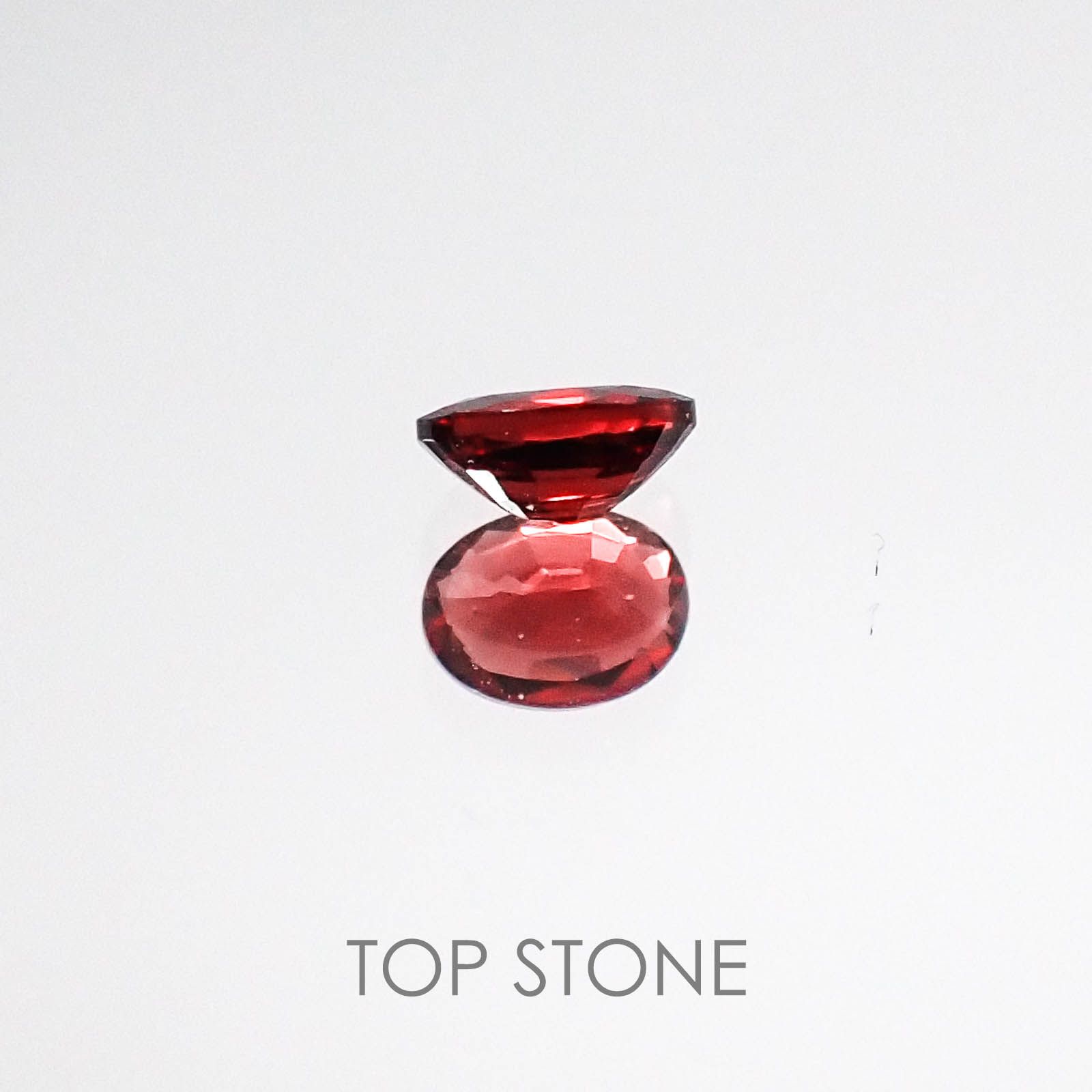 レッドスピネル タンザニア産 ルース 0.18ct[20073937]4×3mm前後