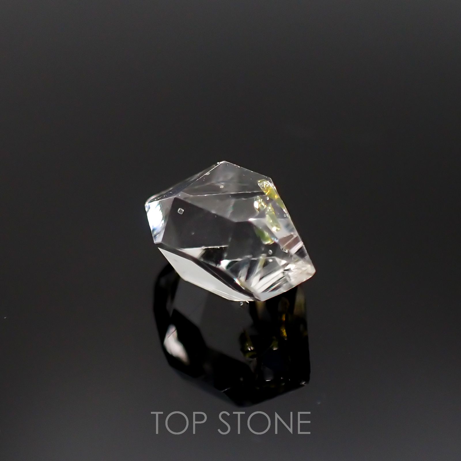 オイルインクォーツ 原石 パキスタン産 2.77ct[220917685]11x8.6mm前後