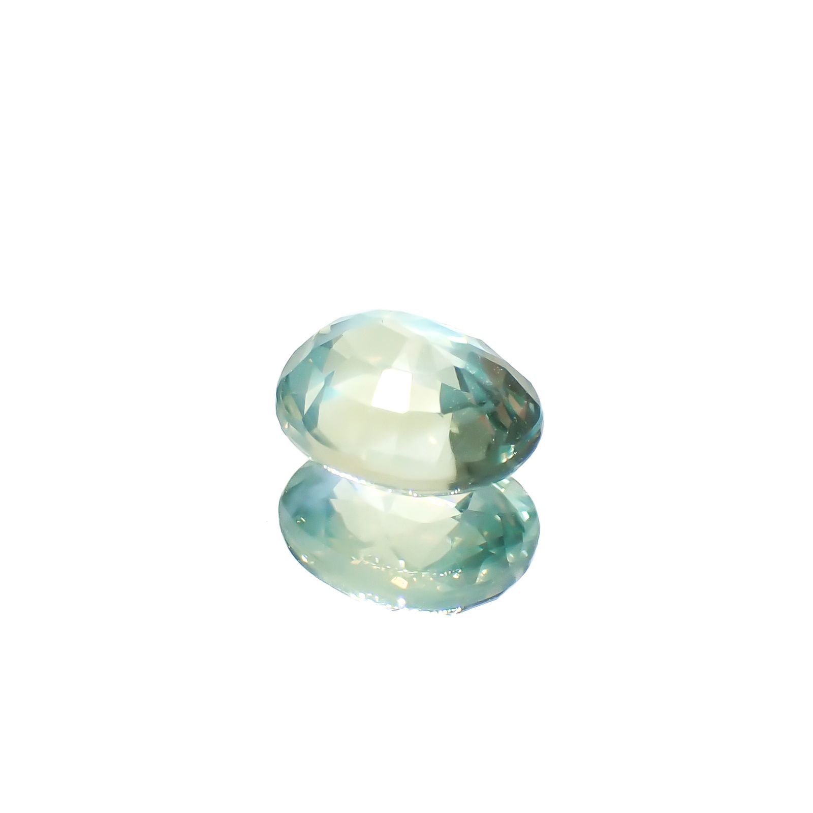 シルキーアレキサンドライト タンザニア産 0.79ct [241129511]5.9x5.1mm前後