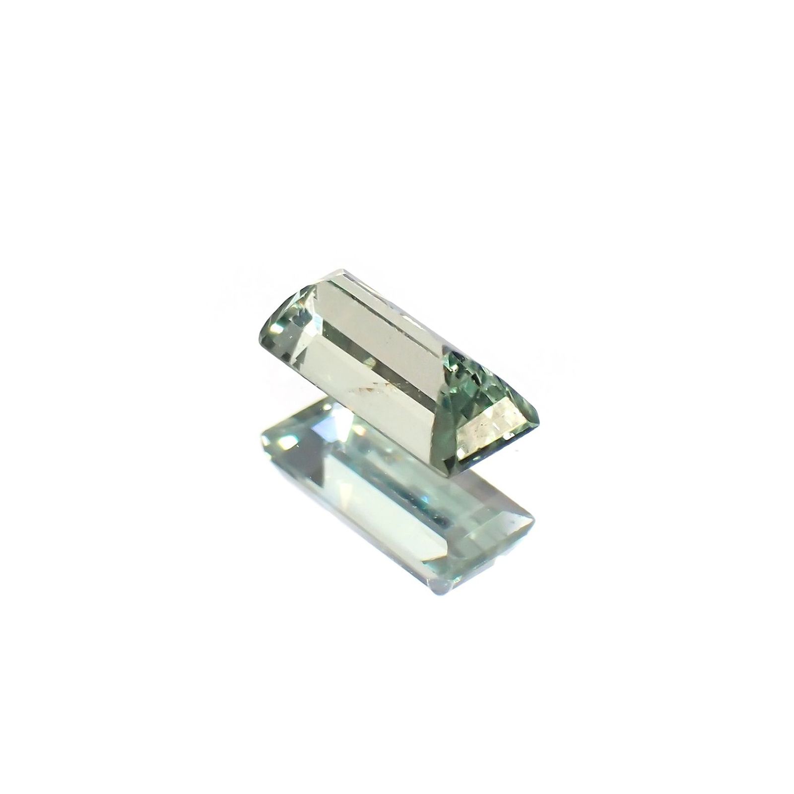 グリーンクリソベリル(宝石名クリソベリル)スリランカ/マダガスカル産 識別済 0.30ct / 5.3x2.5mm前後 [260514474]