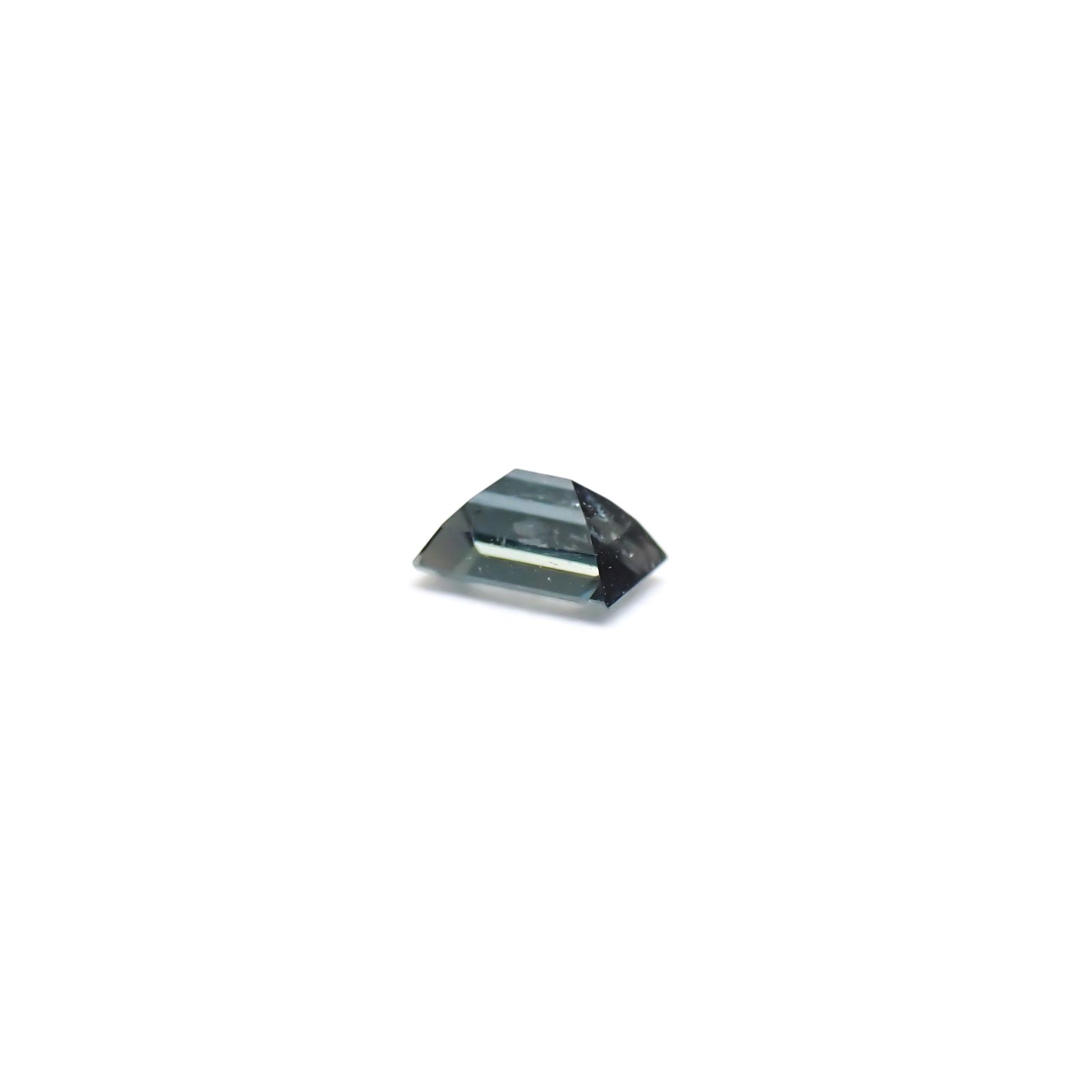 サファリン スリランカ産 0.16ct / 3.6x2.5mm前後 [260432053]