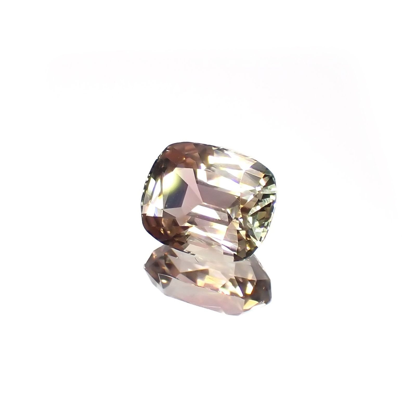 バイカラートルマリン(宝石名トルマリン)ルワンダ産 1.74ct 識別済[221119007]7.8x6.4mm前後