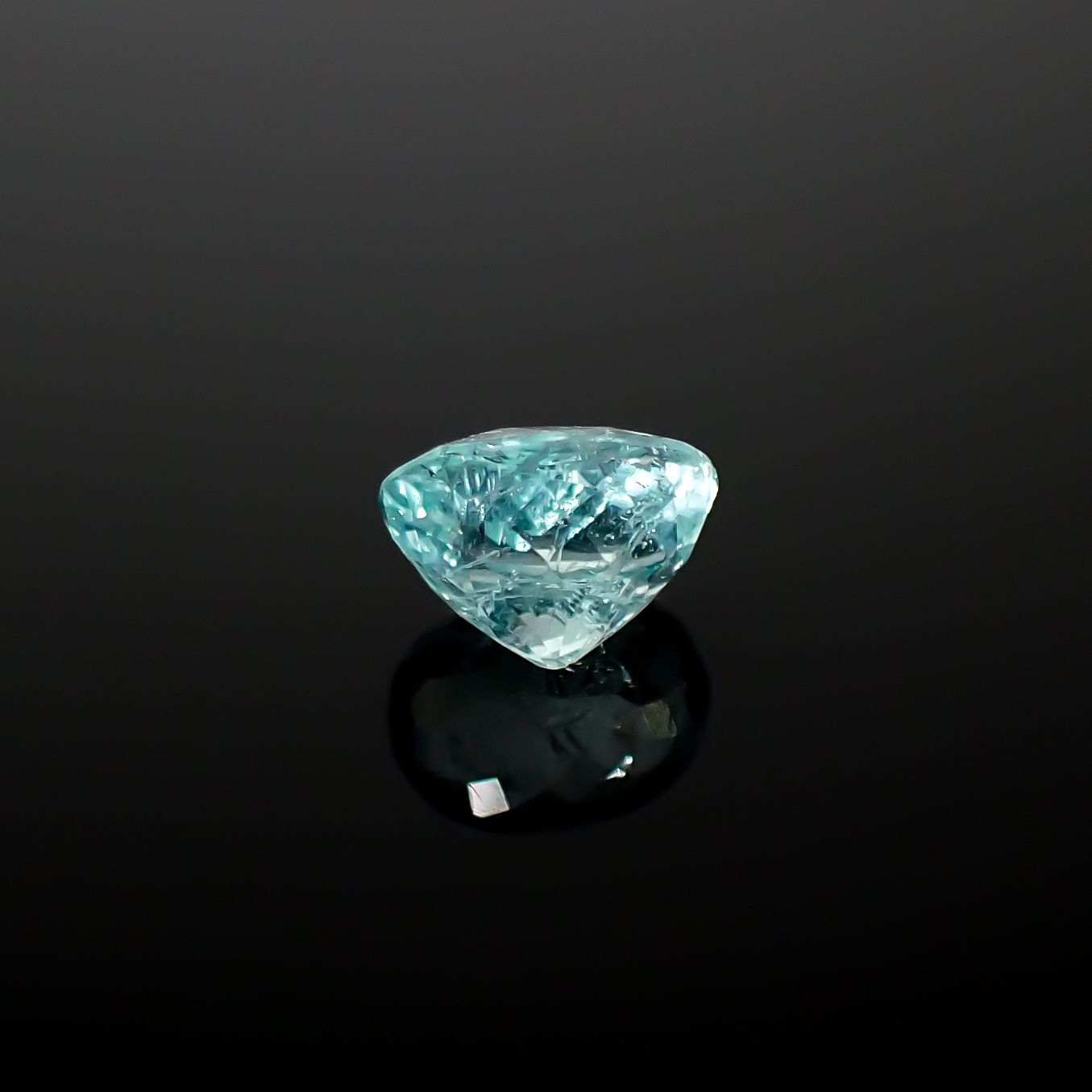 パライバトルマリン モザンビーク産 0.65ct[240928772]5.8x4.4mm前後