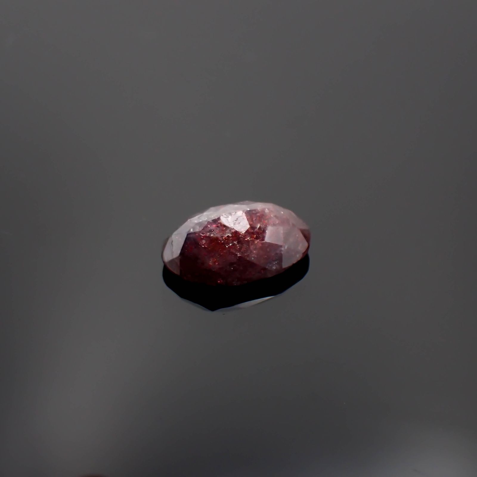 ブラッドショットアイオライト インド産 10.22ct[230622536]18.5x13.2mm前後