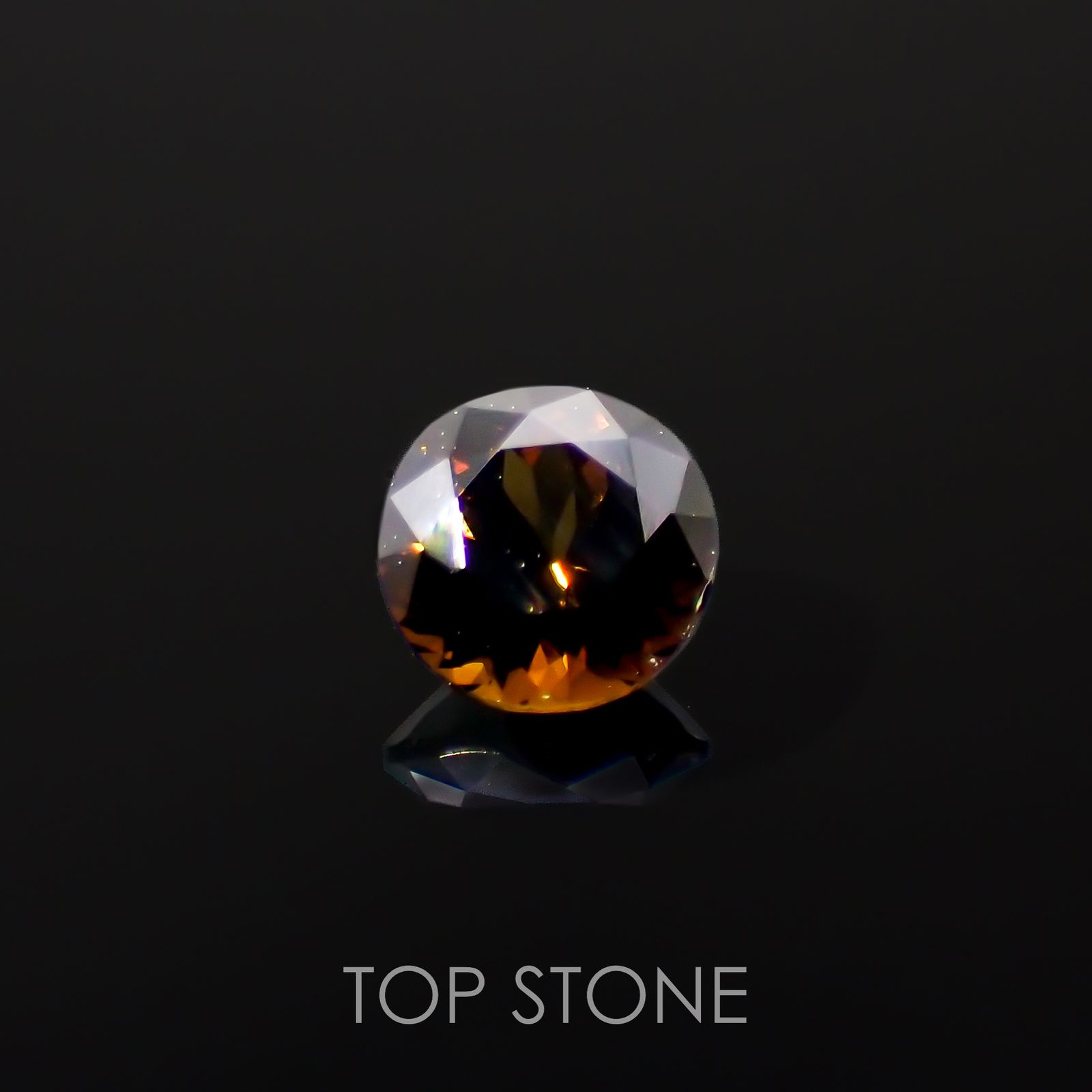 エピドート(宝石名エピドート)タンザニア産 0.31ct 識別済[221018699]4.1x4.1mm前後