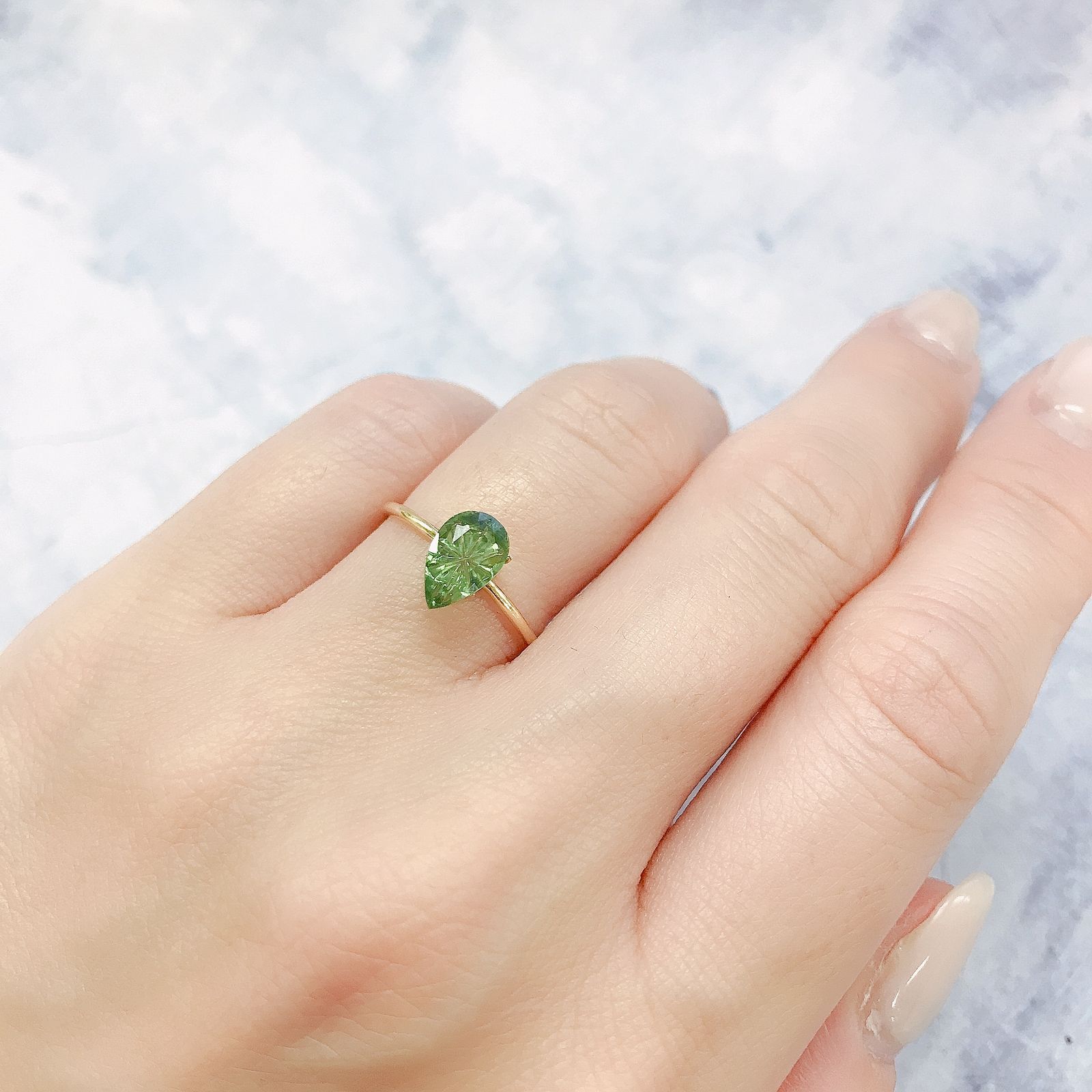◇甲州貴石切子Plus Three◇グリーンジルコン カード付き(宝石名ジルコン)スリランカ/コロンビア産 1.394ct 識別済[220616075]8.6x5.5mm前後