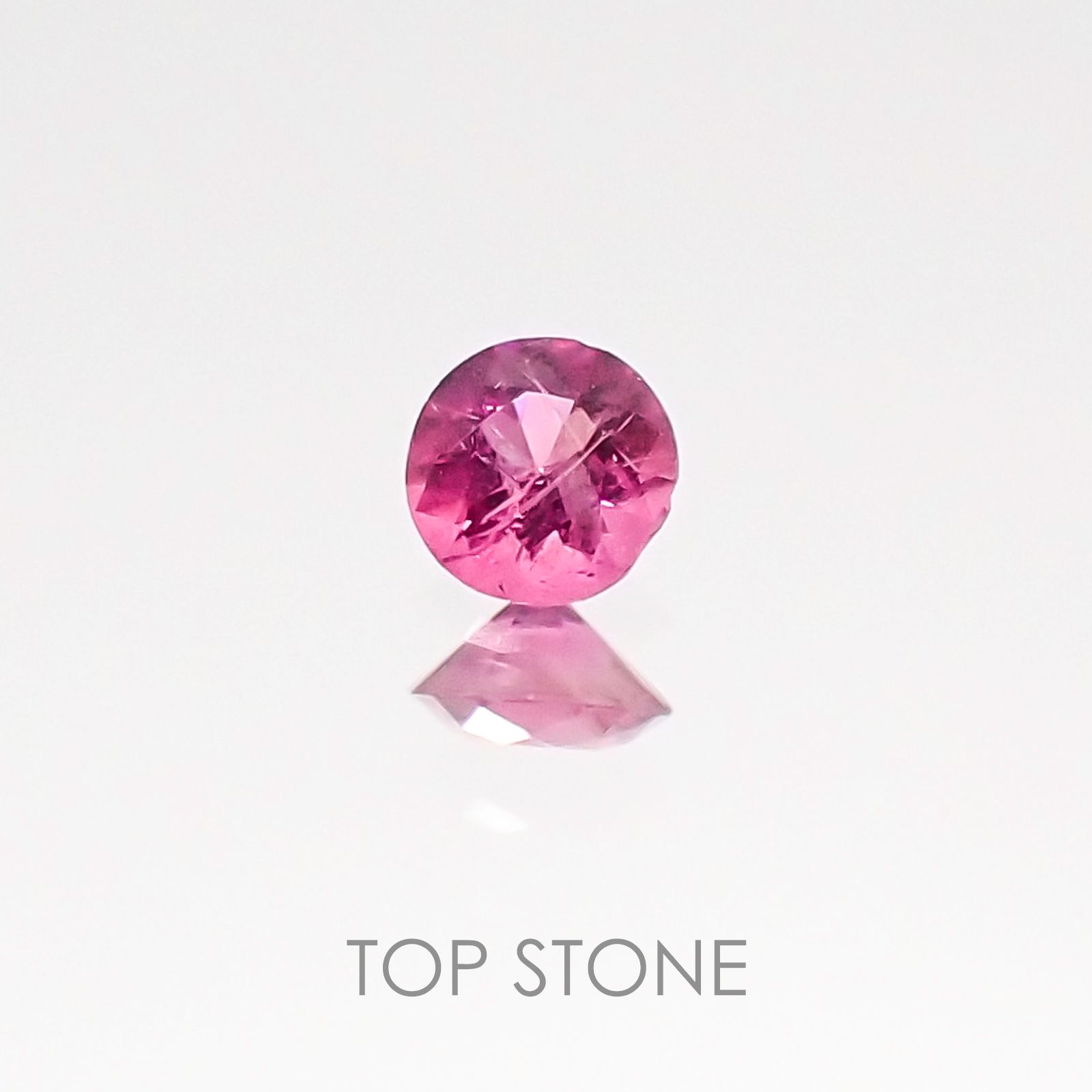 レッドベリル(宝石名レッド・ベリル) アメリカ・ユタ州産 0.042ct 識別済[20107031]2.5×2.4mm前後
