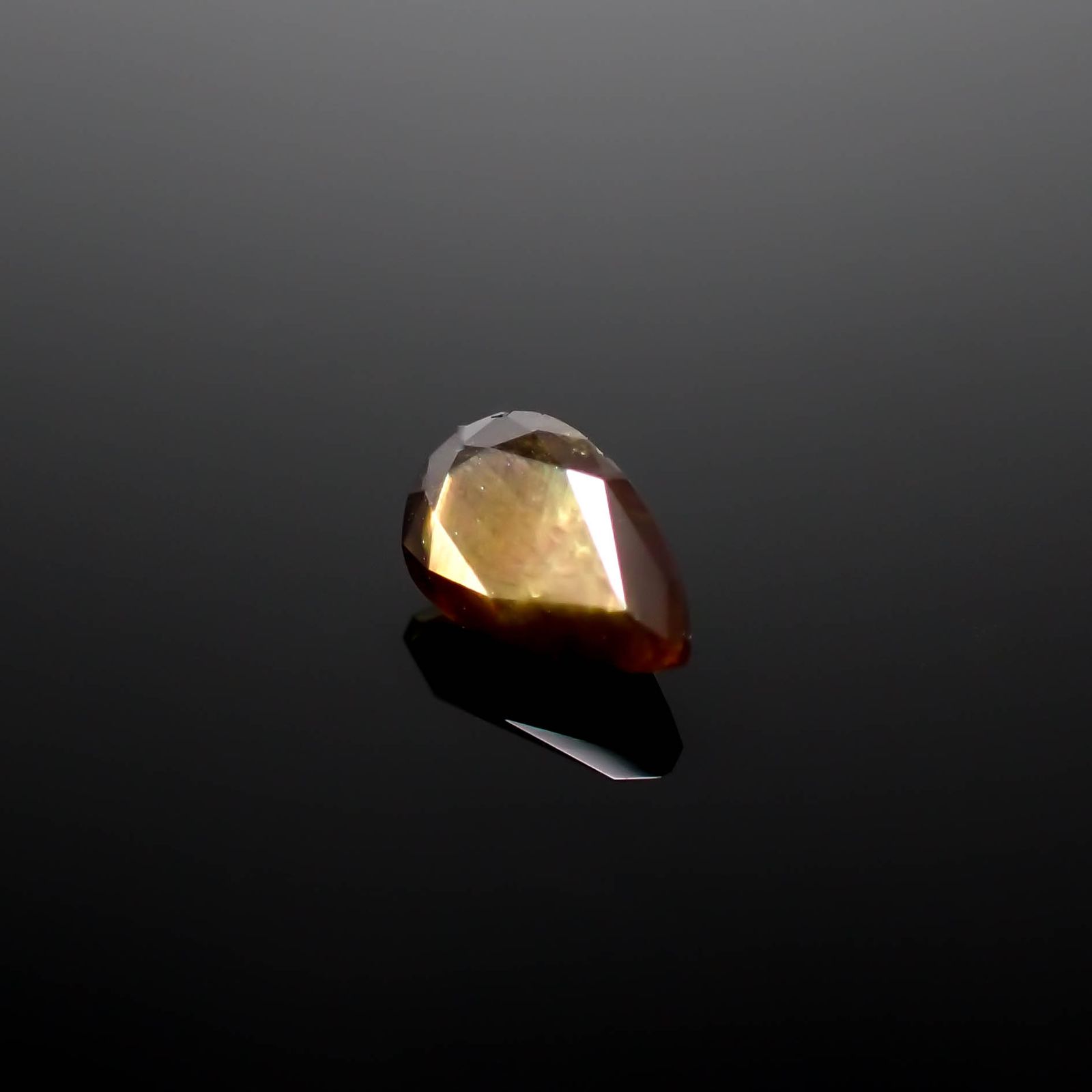 レインボーガーネット 日本・奈良県産 1.12ct[240125528]7.9x4.8mm前後