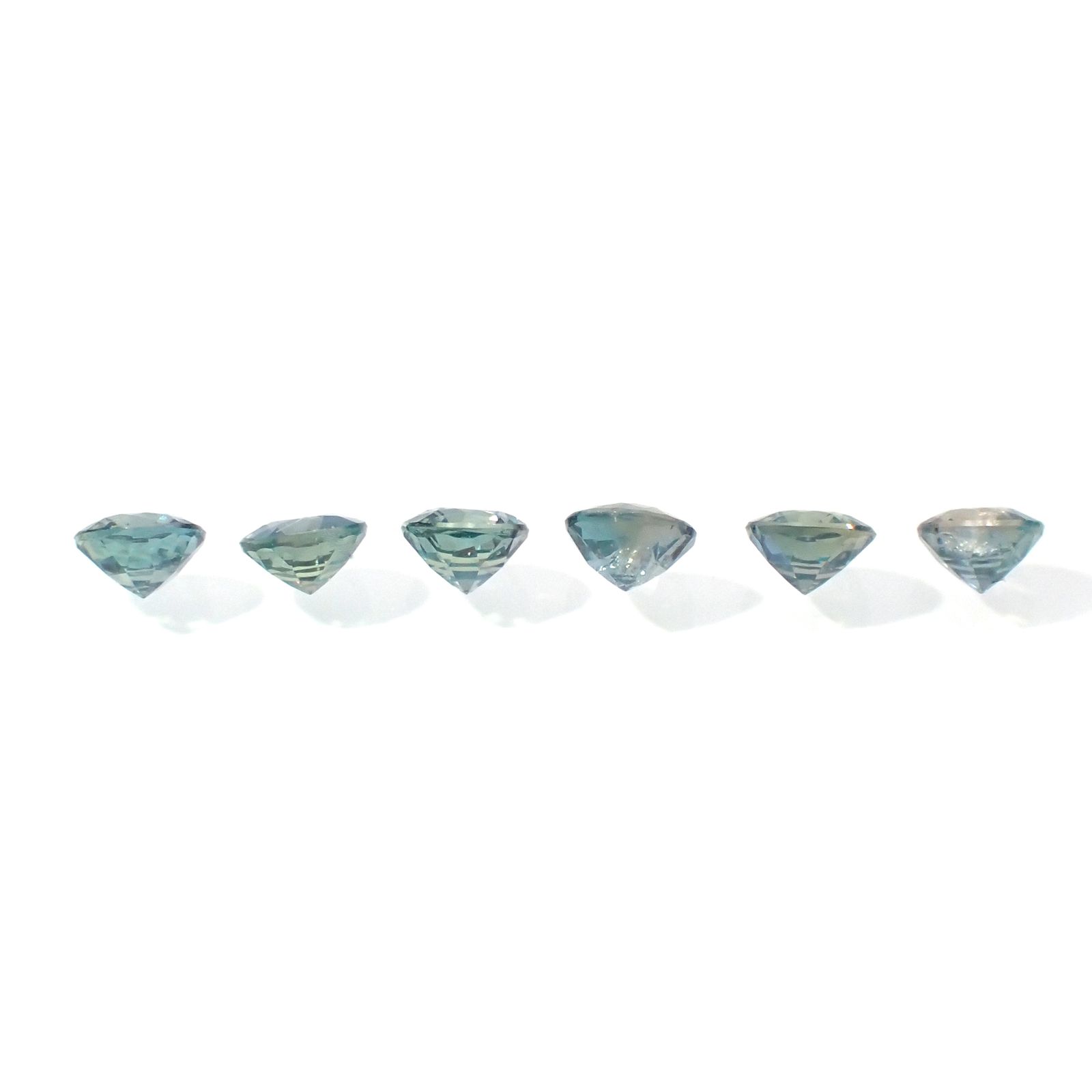 ◆ランダムセレクト-Limited edition-◆<先着30個>アレキサンドライト ブラジル産/EmeraldMains社製 約0.024ct[230923296]1.7x1.8mm前後