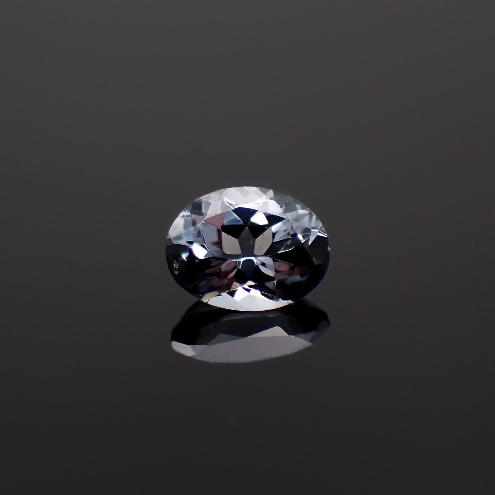 ベキリーブルーガーネット（カラーチェンジガーネット アレキタイプ） マダガスカル・ベキリー産 0.36ct[230923547]4.9x3.7mm前後