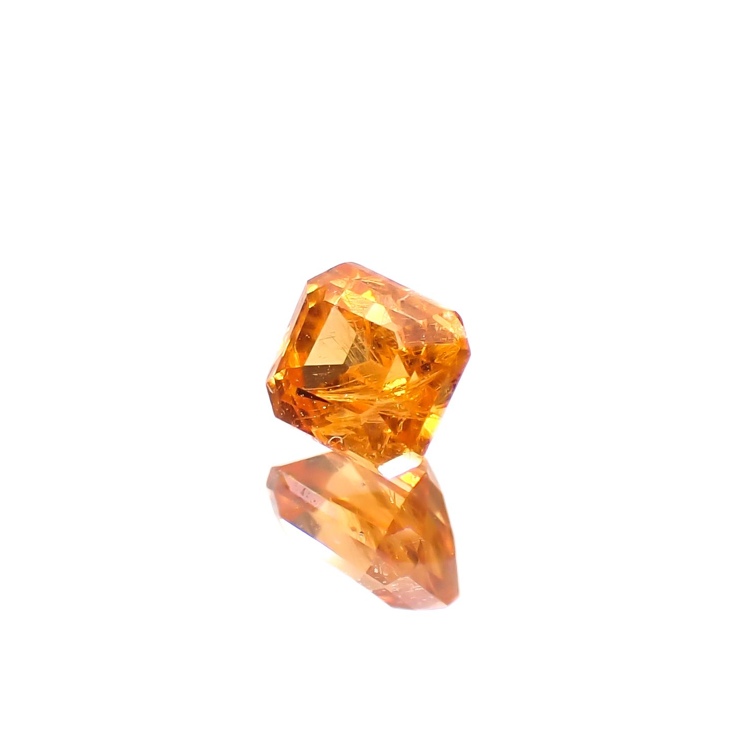 マンダリンガーネット マダガスカル産 0.27ct[240628223]3.4x2.9mm前後