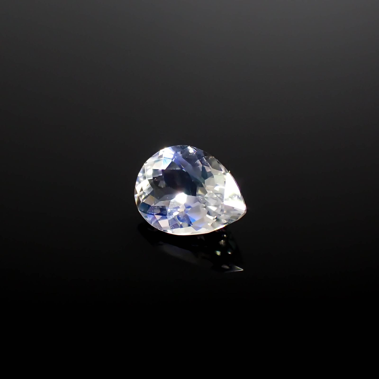 レインボームーンストーン ザンビア産 0.63ct[240326922]6.9x5mm前後