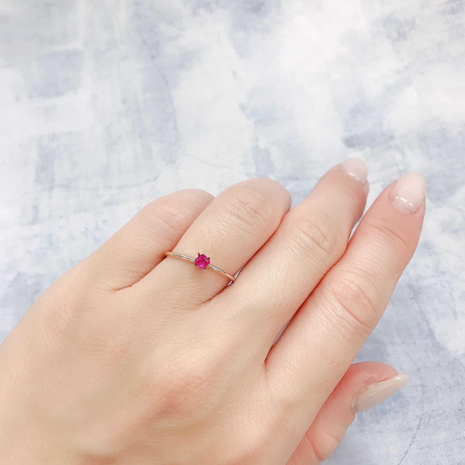 レッドベリル(宝石名レッド・ベリル)アメリカ・ユタ州産 0.10ct 識別済[220515853]2.7x2.6mm前後