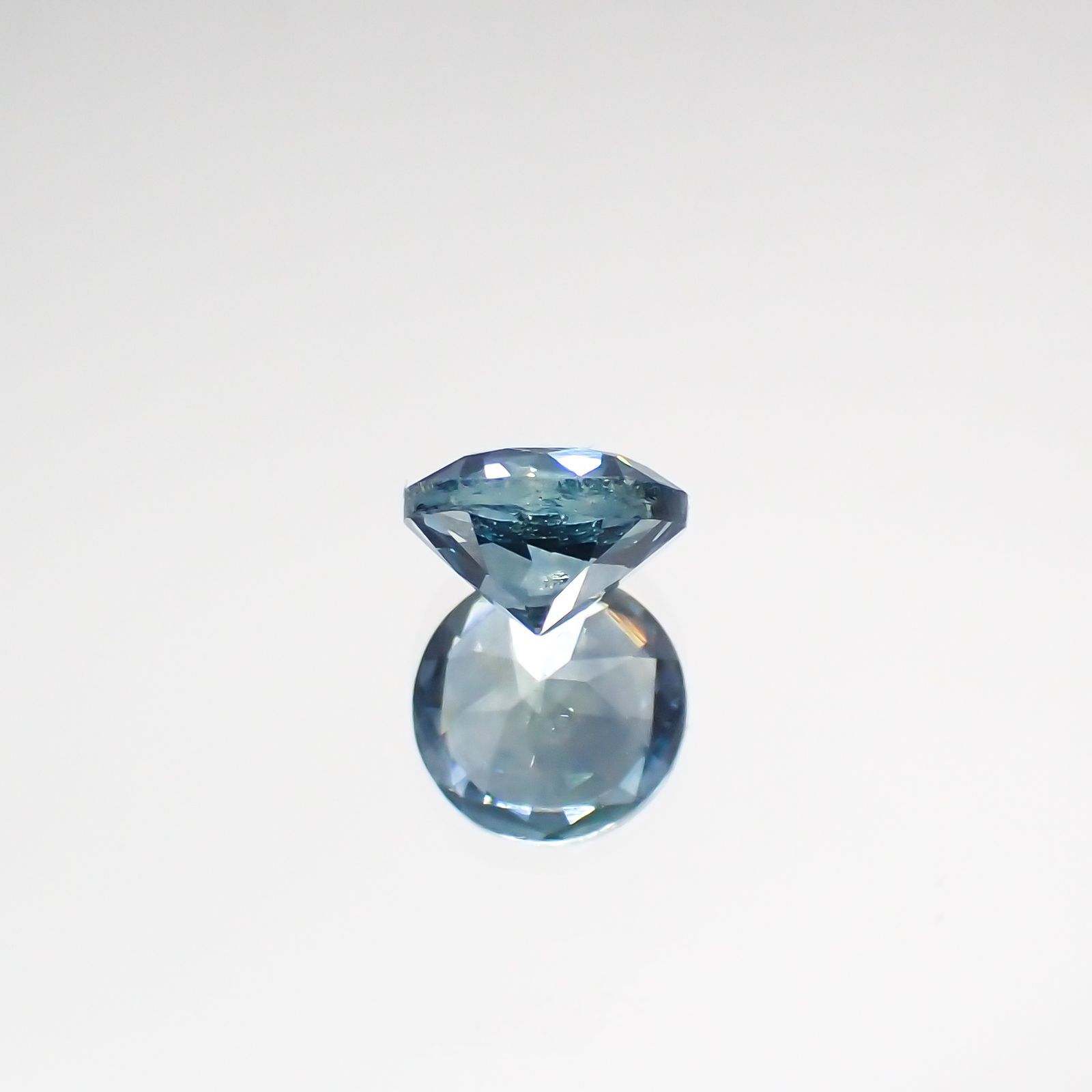 モンタナサファイア アメリカ産 ルース 0.68ct[210711669]5.1×5.1mm前後