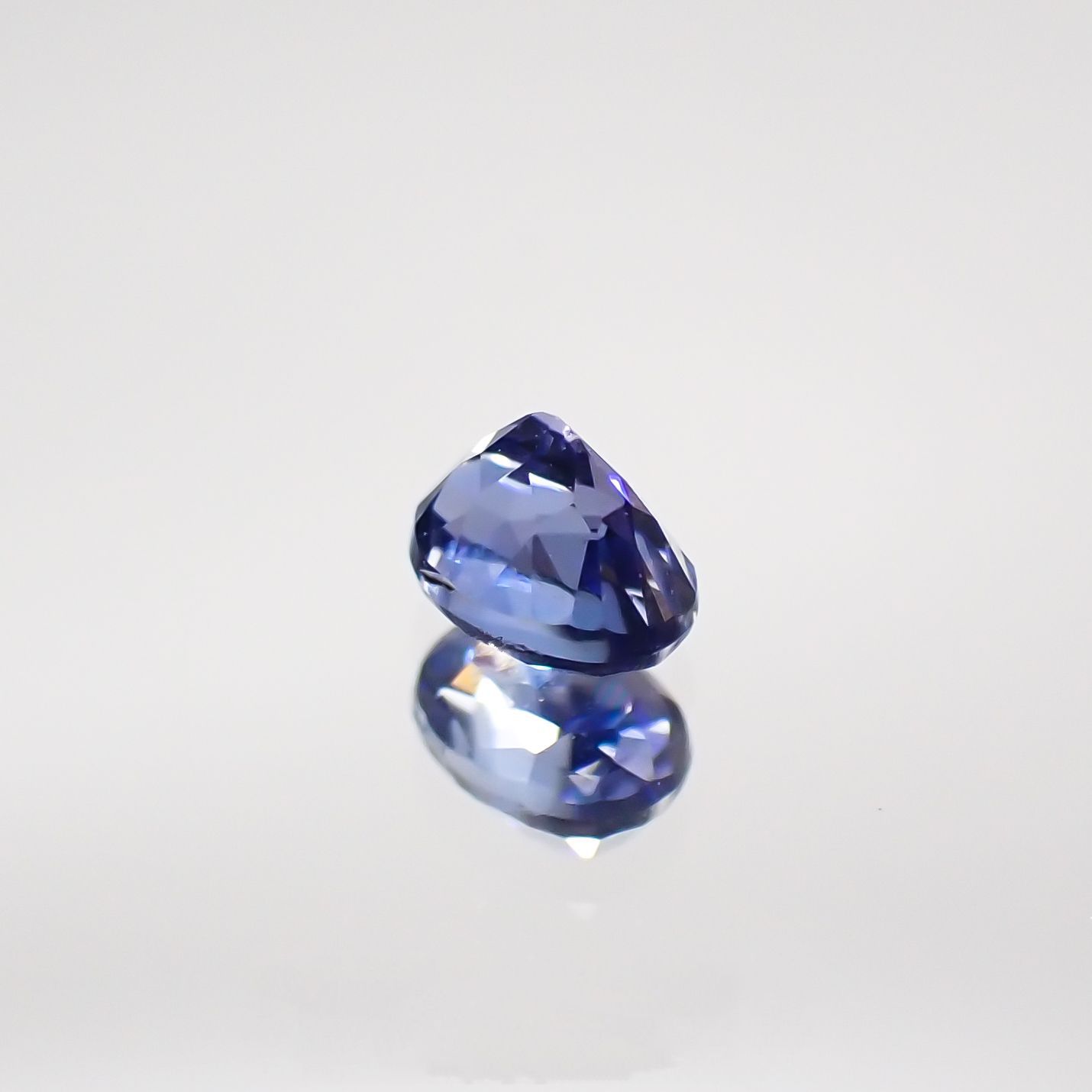 ベニトアイト(宝石名ベニトアイト) アメリカ・カリフォルニア産 0.13ct 識別済[210711650]3.2×2.3mm前後