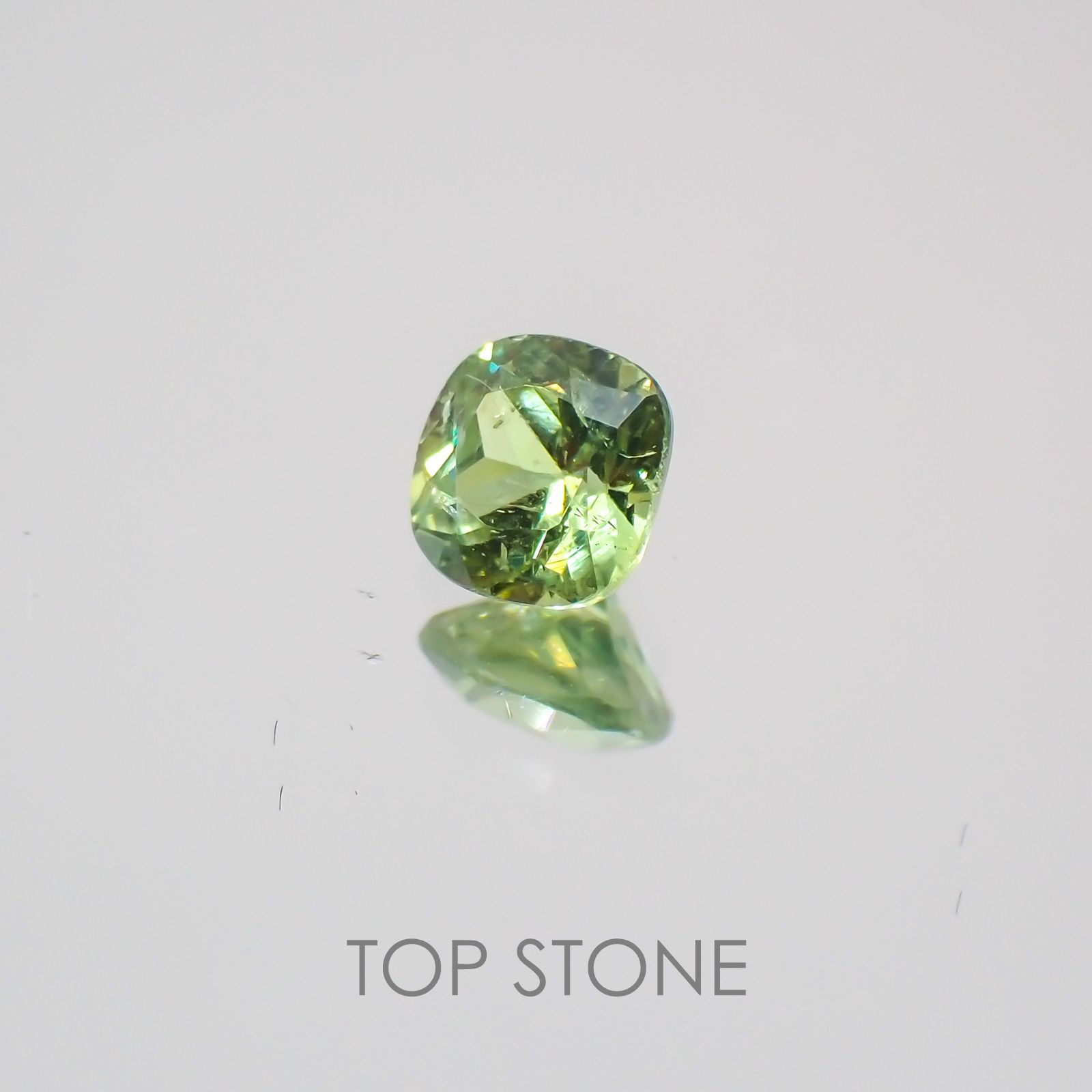 デマントイドガーネット ナミビア産 ルース 0.23ct[21029896]3.5×3.5mm前後