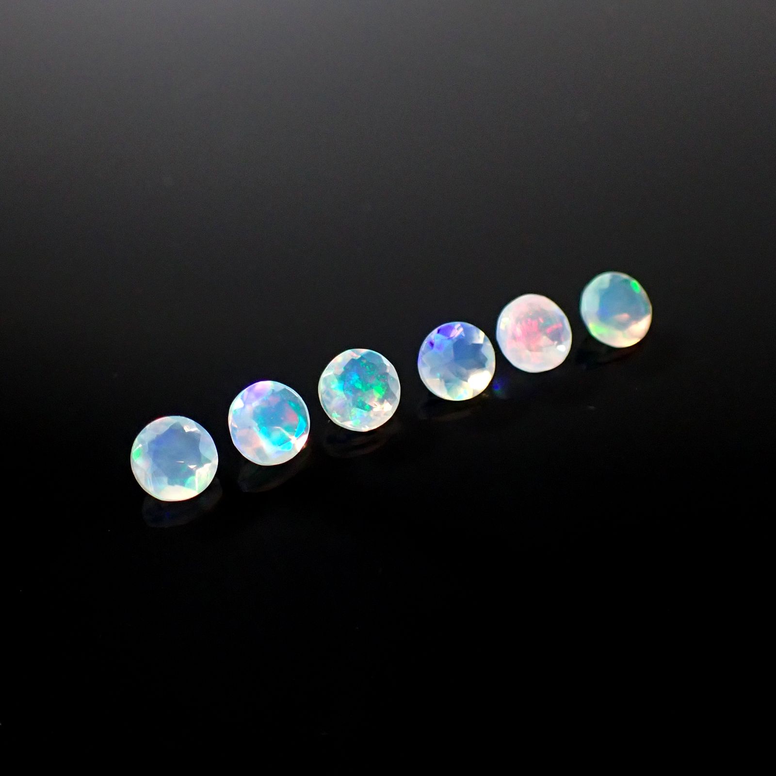 <ランダムセレクト1個販売>エチオピアオパール エチオピア産 約0.16ct [250129743-PAC]4.1x4.1mm前後