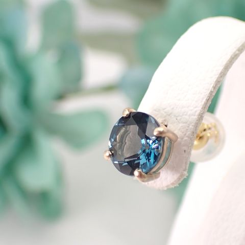 ピアス空枠：石留め▶ロンドンブルートパーズ（お客様製作例）