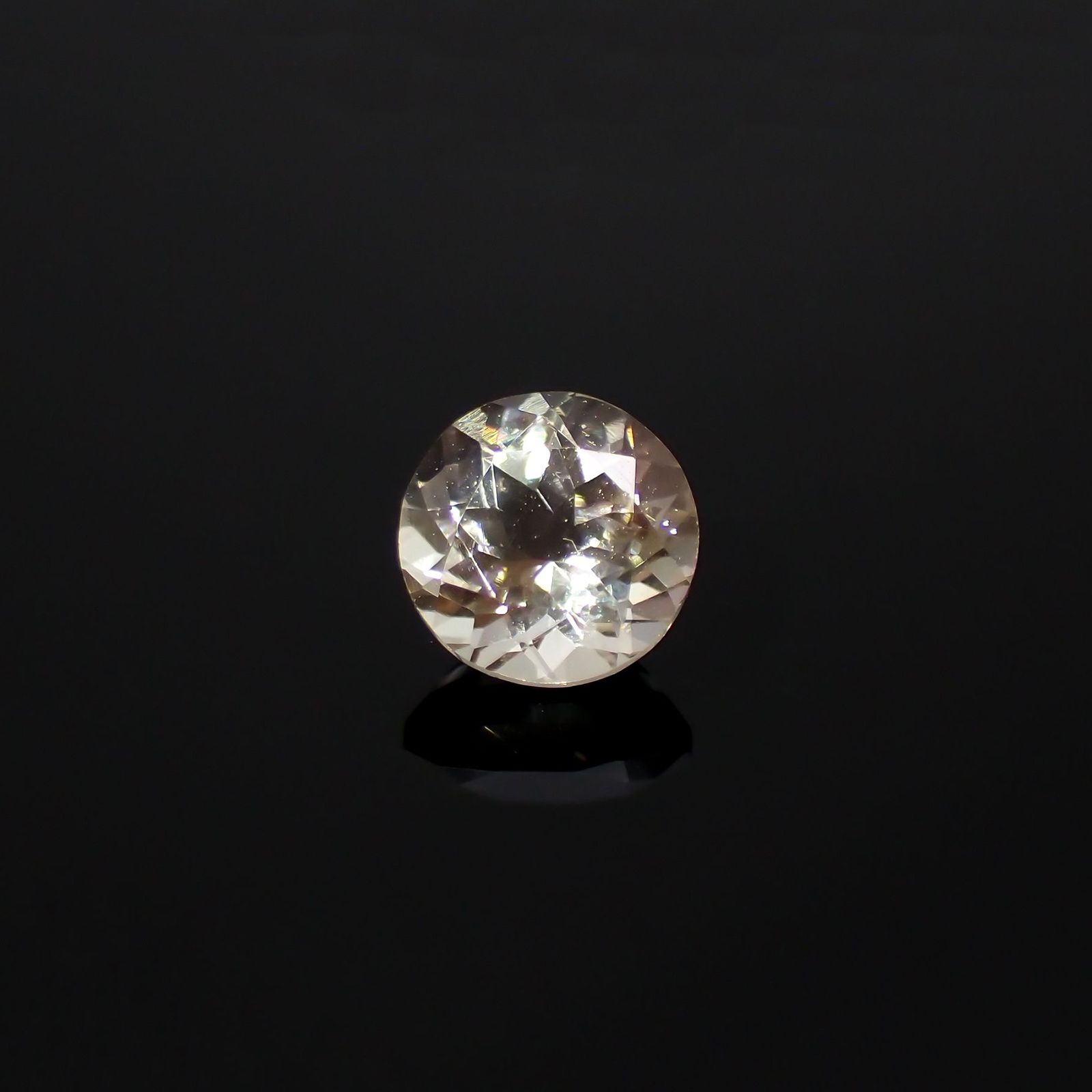 バイカラーオレゴンサンストーン(宝石名ラブラドライト)アメリカ・オレゴン州産 0.85ct 識別済[220616441]6.1x6.1mm前後