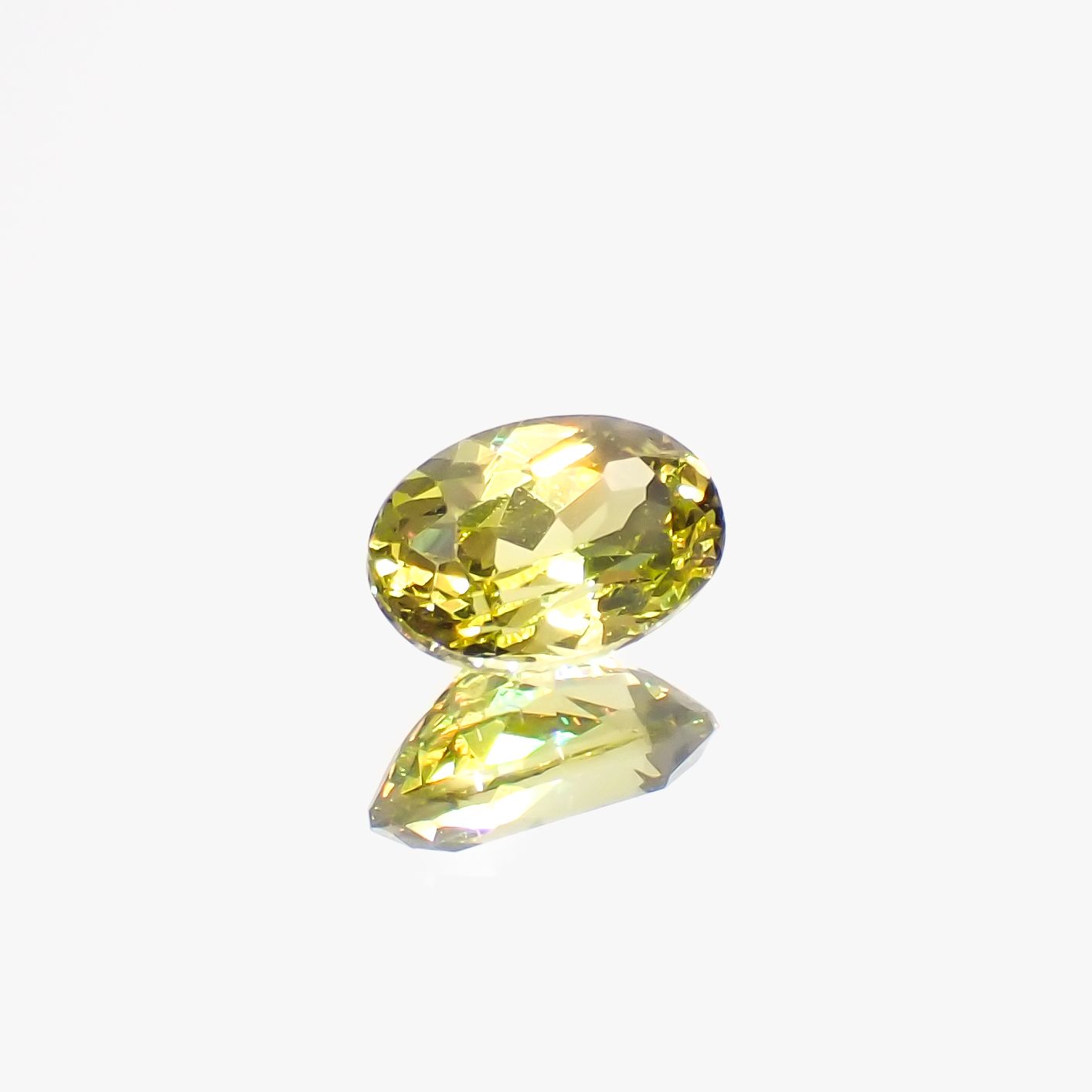 マリガーネット(宝石名グロッシュラー アンドラダイト・ガーネット)マリ共和国産 0.64ct 識別済[231124328]6.3x4.1mm前後