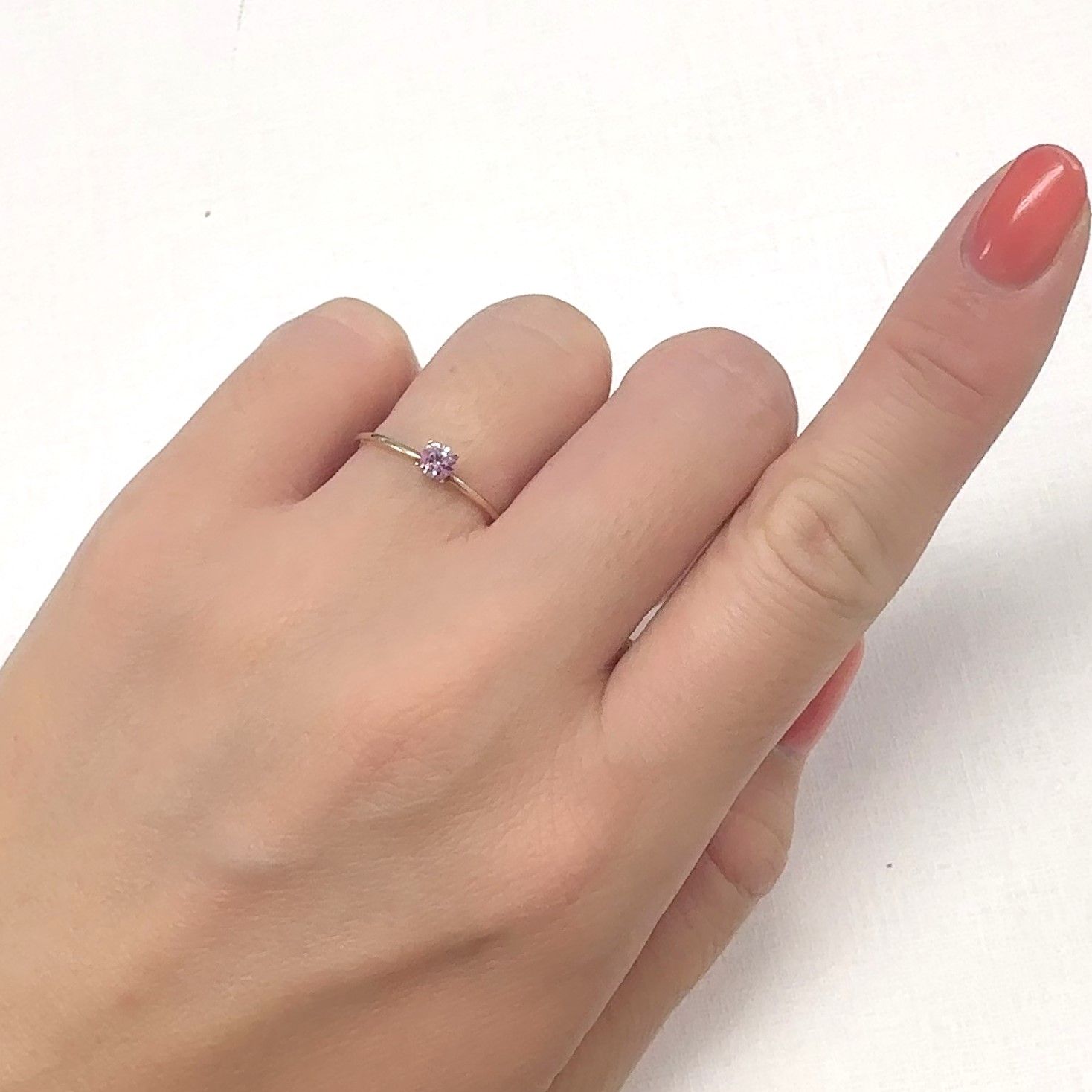 ピンクサファイア ベトナム産 0.19ct[240929064]3.5x3.5mm前後
