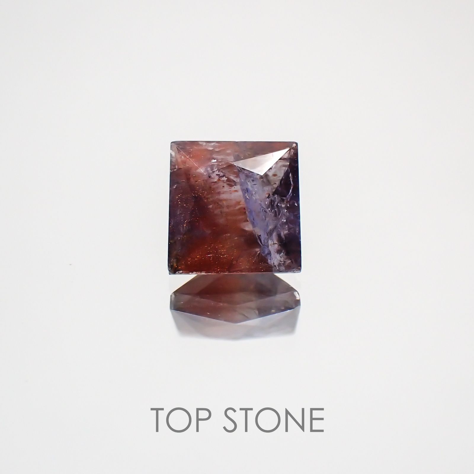 ◇プリンセスカット◇ブラッドショットアイオライト(宝石名アベンチュリン・アイオライト) インド産 0.88ct 識別済[210310451]6×5.9mm前後