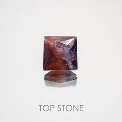 ◇プリンセスカット◇ブラッドショットアイオライト(宝石名アベンチュリン・アイオライト) インド産 0.88ct 識別済[210310451]6×5.9mm前後