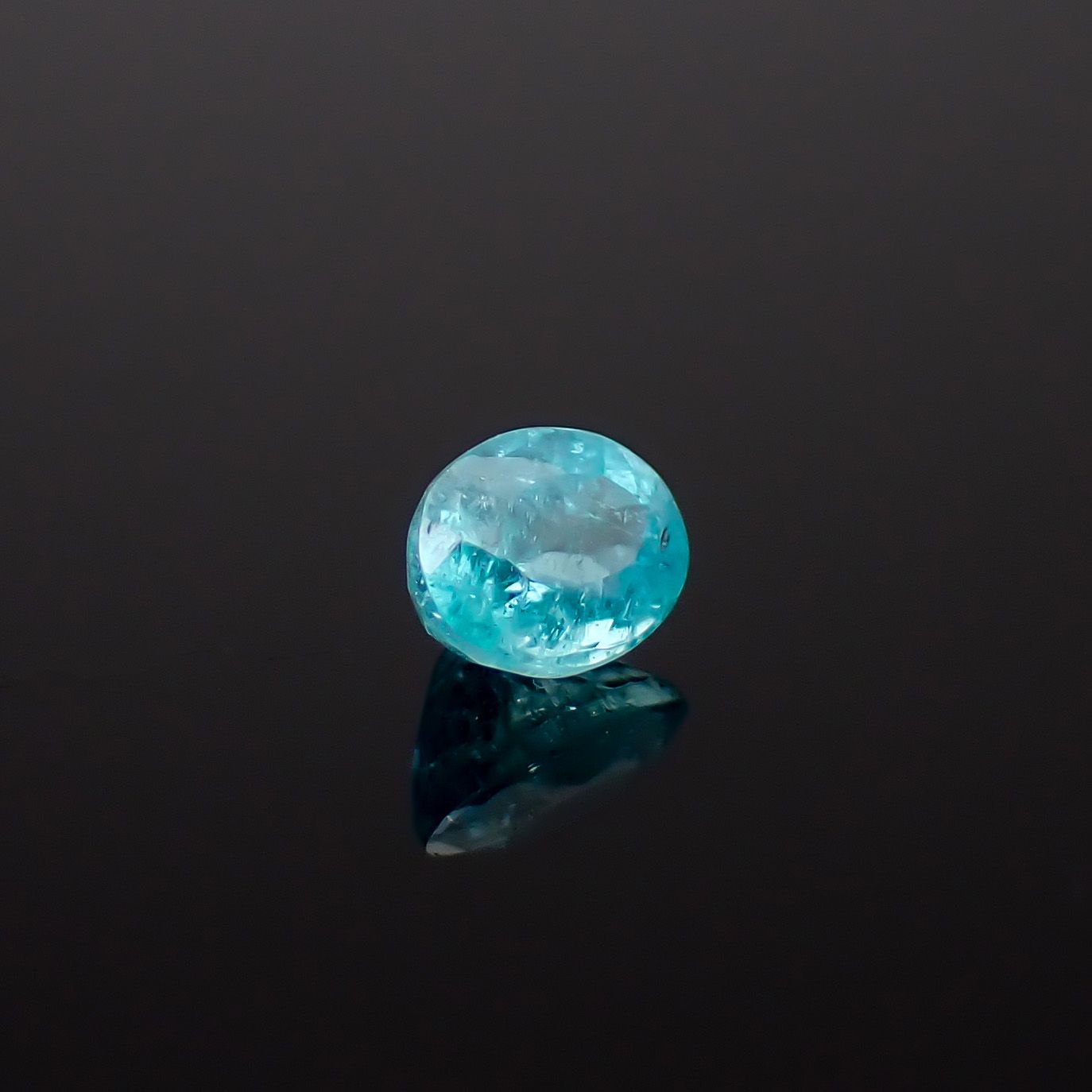 パライバトルマリン ブラジル・パライバ州バターリャ鉱山産 0.24ct / 4.3x3.2mm前後 [260932810]