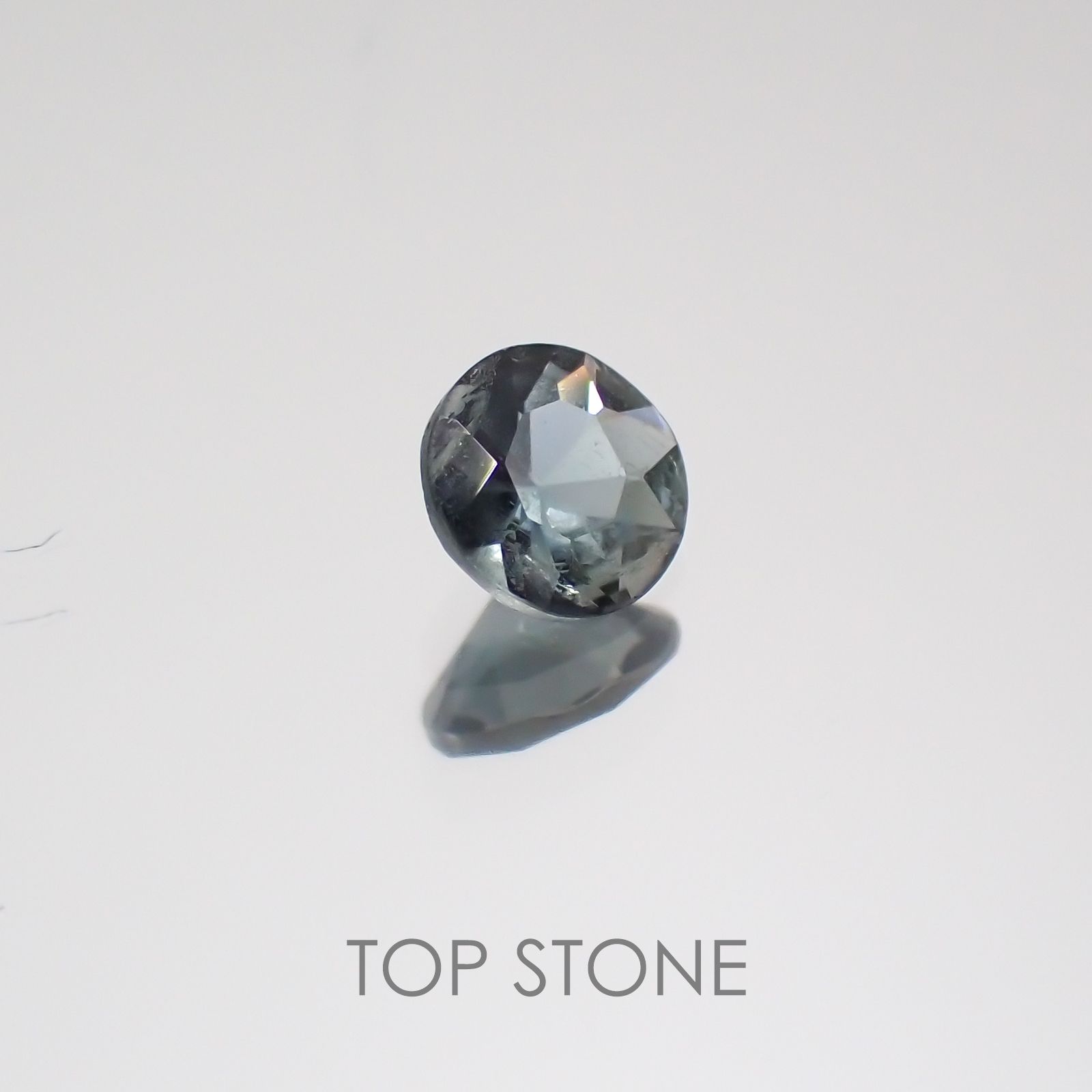 サファリン マダガスカル産 ルース 0.12ct[20128836]3.2×3.2mm前後