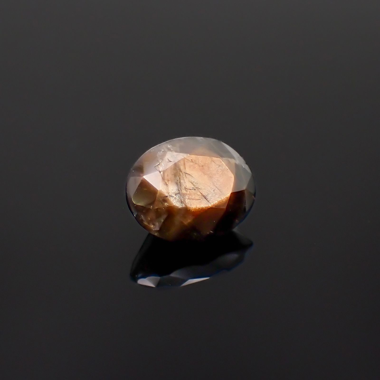 ゴールドシーンサファイア非加熱 ケニア産 3.94ct[230321335]10x8.1mm前後