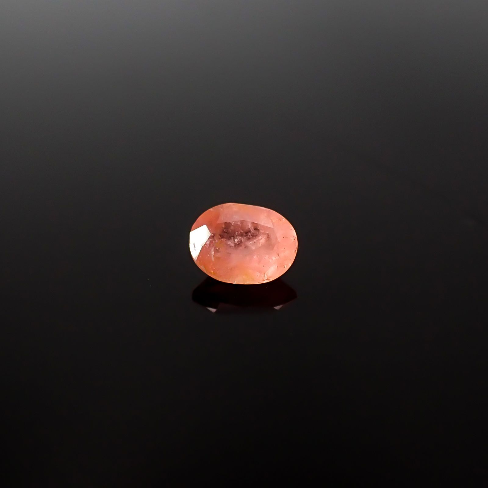 ヴェイリネナイト(宝石名ベイリネイト)パキスタン産 識別済 0.25ct / 4.6x3.5mm前後 [260432003]