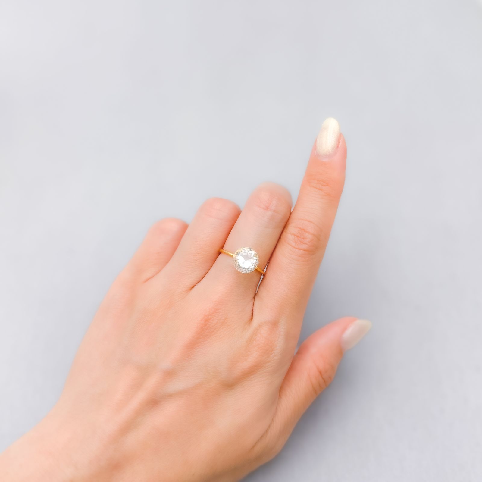 カラーレスフローライト フルオレッセンス イギリス産 3.04ct [250430155]8.8x8.7mm前後
