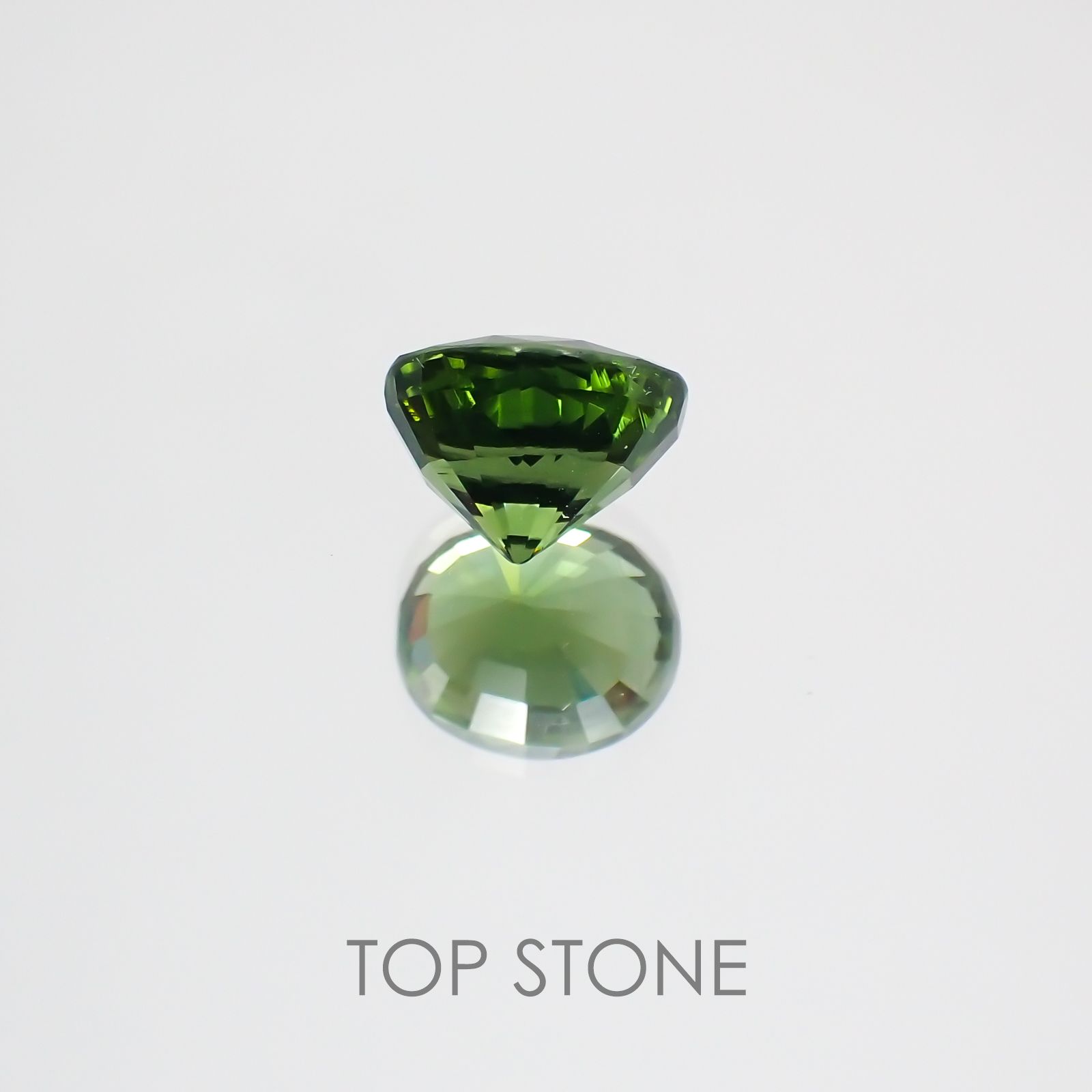 グリーンジルコン(宝石名ジルコン) スリランカ・カンボジア産 1.86ct 識別済[21038610]7.2×6.1mm前後