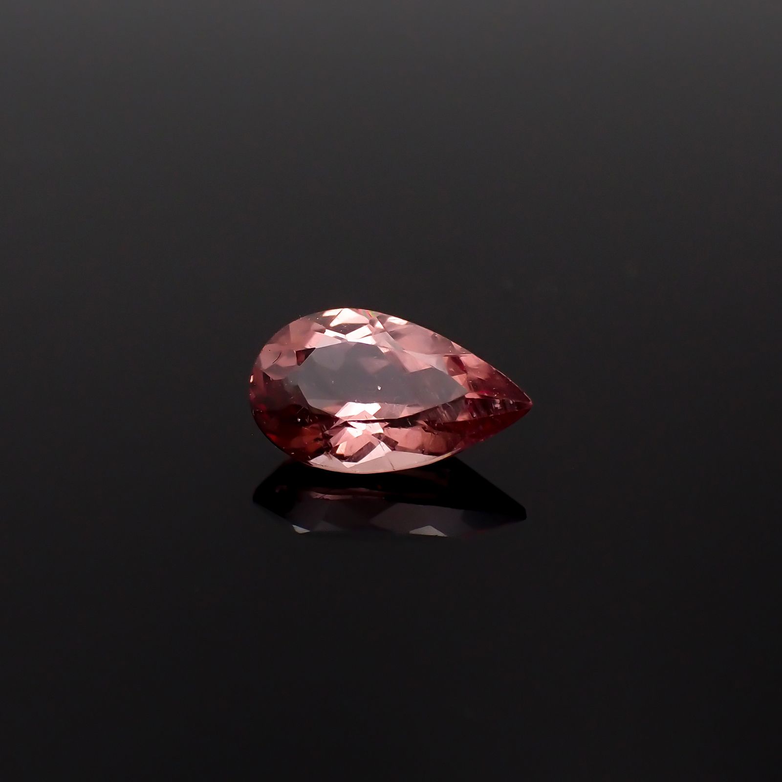 ピンクアパタイト(宝石名ピンク・アパタイト)ブラジル産 1.31ct 識別済[231224689]9.3x5.7mm前後