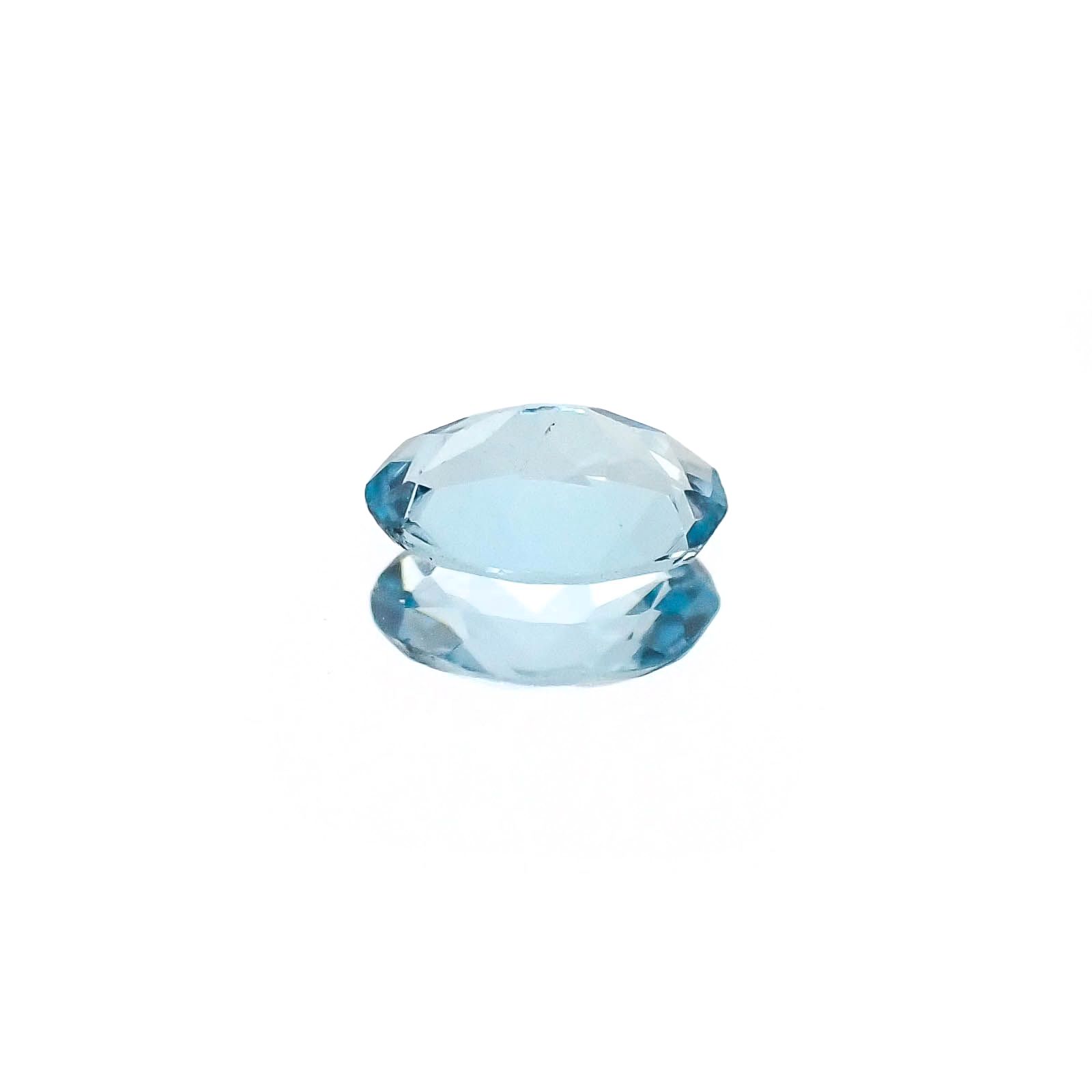 アクアマリン サンタマリアカラー(宝石名アクアマリン)モザンビーク産 識別済 0.30ct / 5.9x3.8mm前後 [260617252]