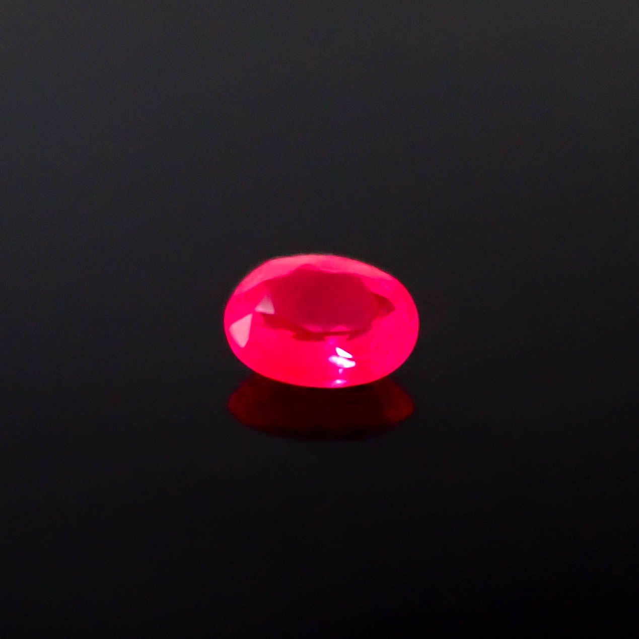 ルビー 非加熱 ビルマ産 0.22ct [250630503]4.1x3.2mm前後 | TOP
