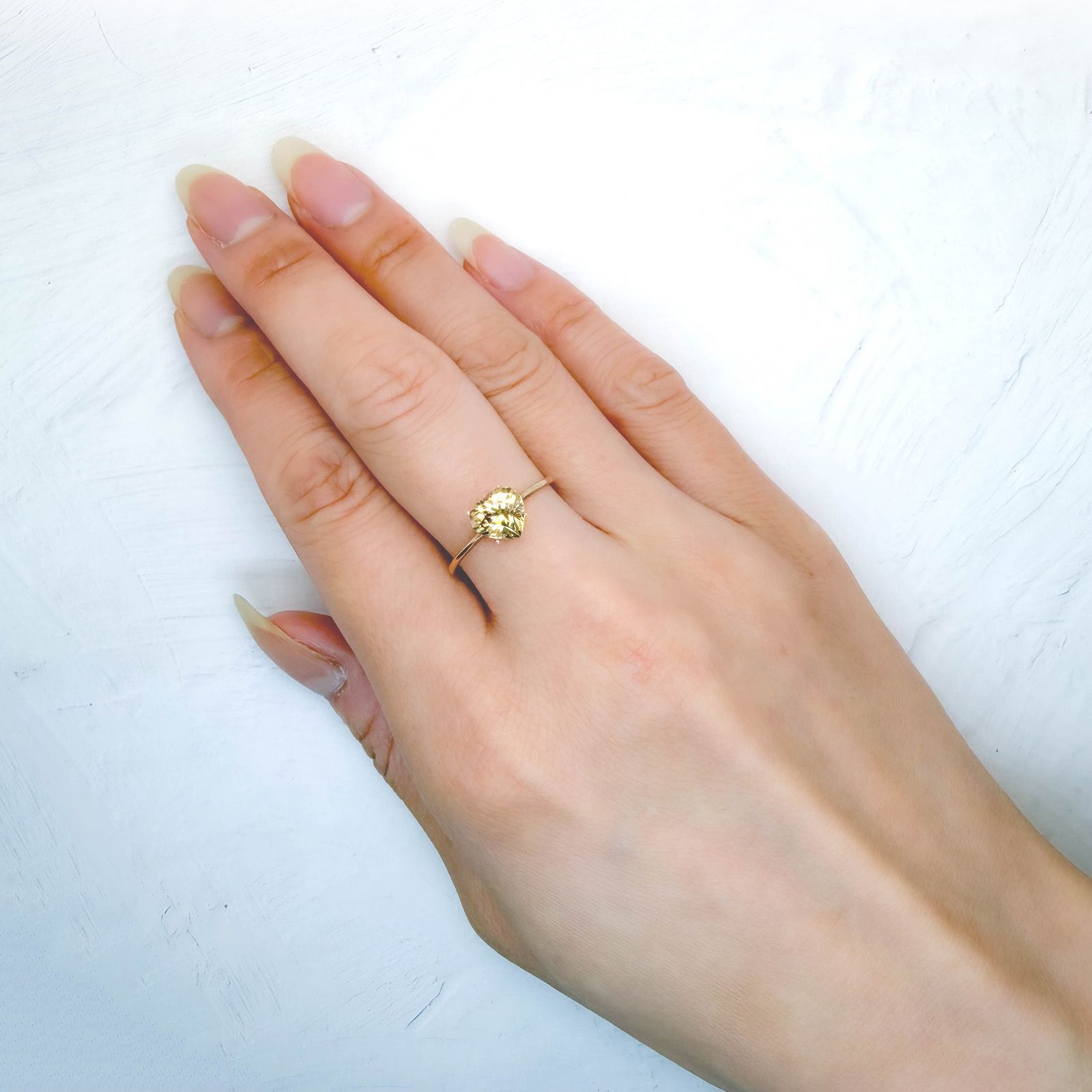 イエロージルコン スリランカ/カンボジア産 1.81ct / 6.8x7.1mm前後 [260932963]
