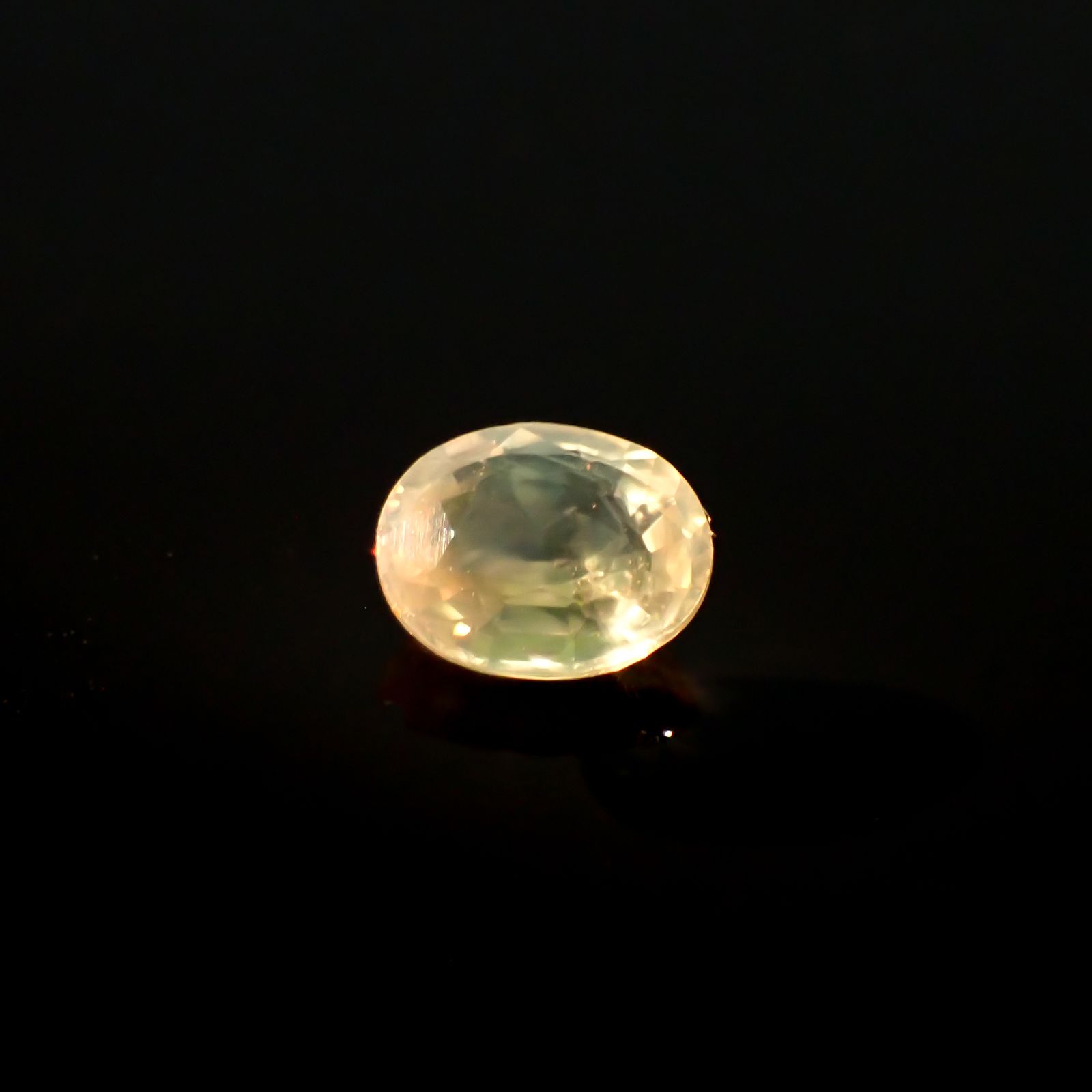 シルキーアレキサンドライト タンザニア産 0.74ct [241129512]6.2x5.1mm前後