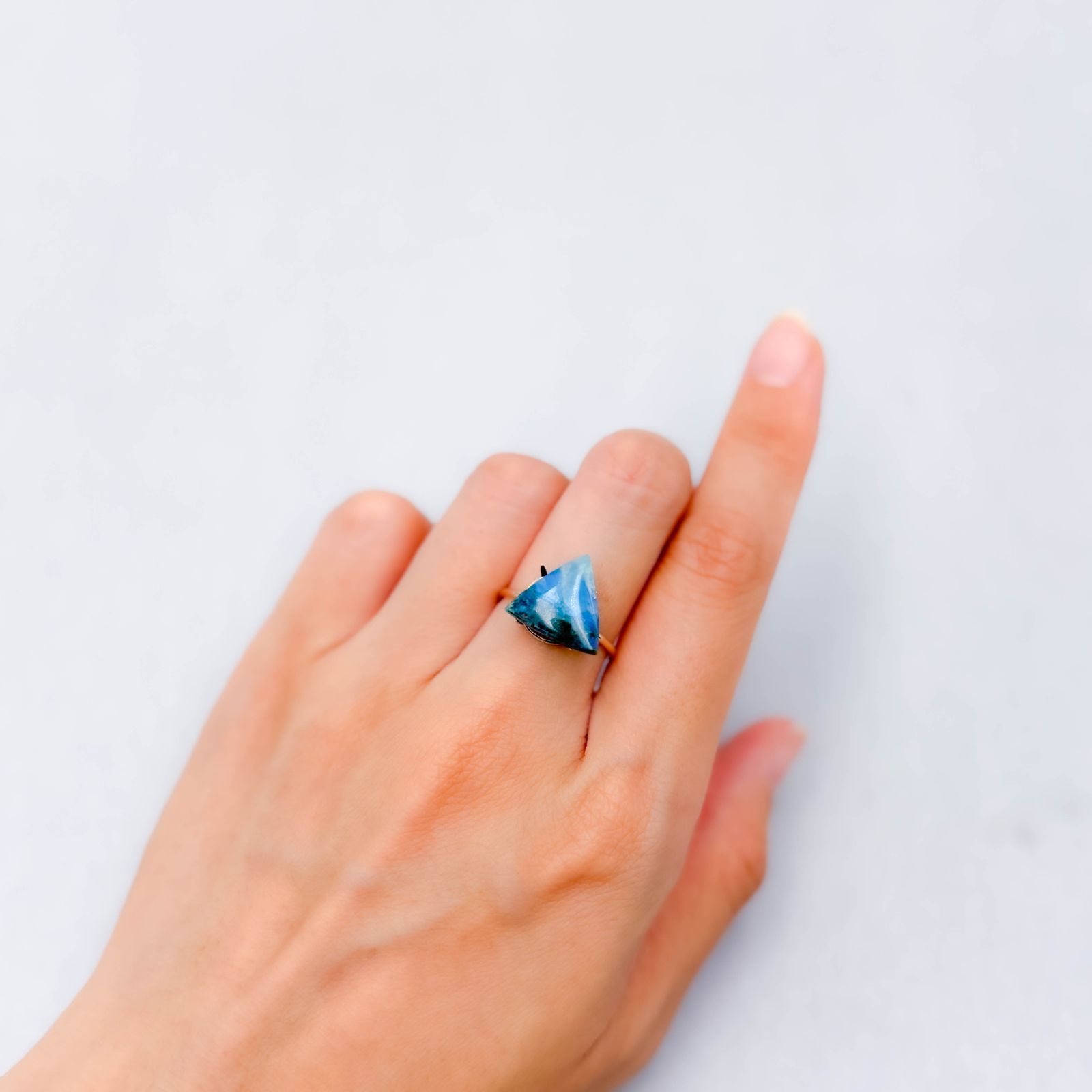 ブルーオパール ペルー産 4.97ct [250730720]12.6x13.7mm前後