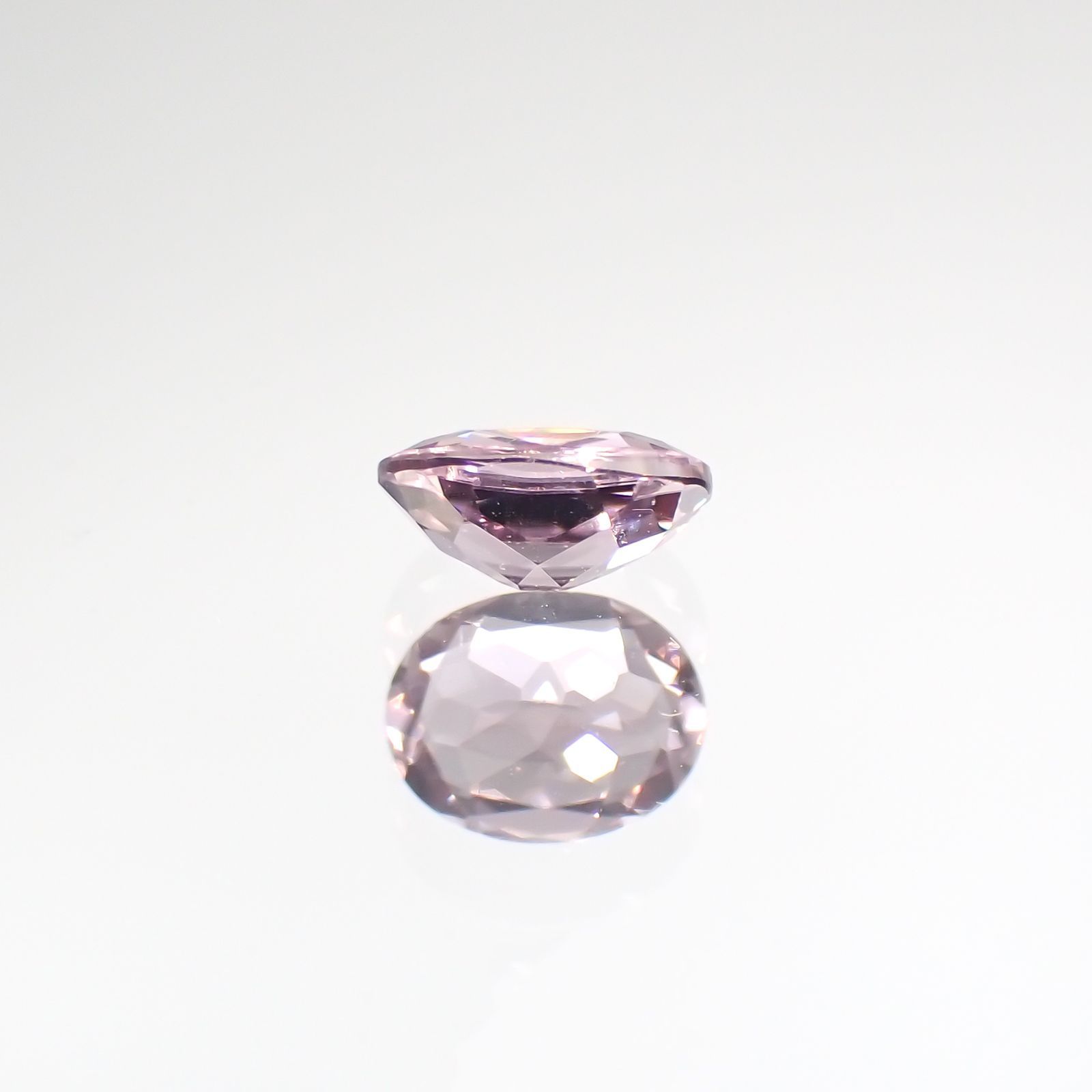 ピンクダイアスポア(宝石名ダイアスポア) アフガニスタン産 0.38ct 識別済[210812434]5.2×4mm前後