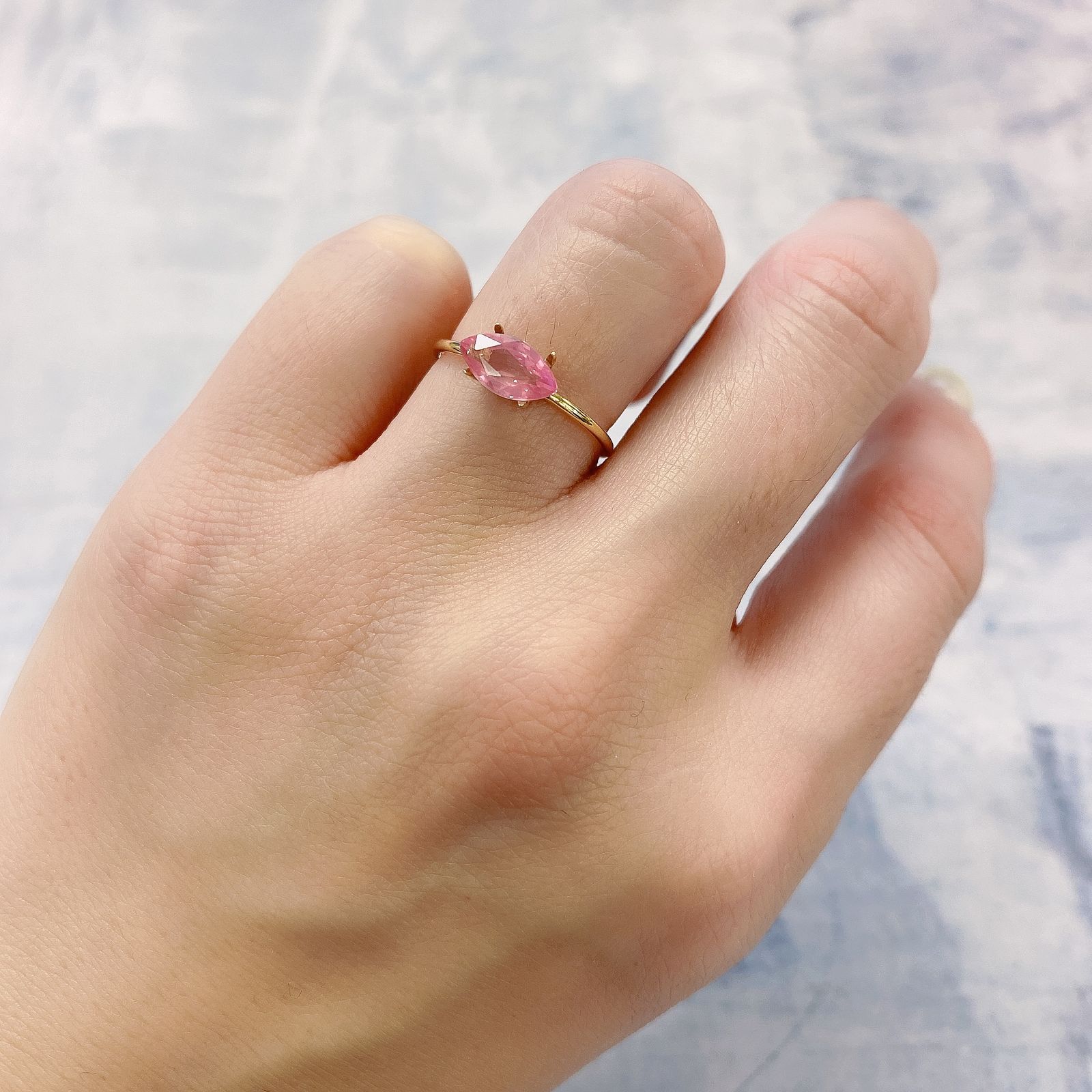 シルキーピンクスピネル(宝石名ピンク・スピネル)タンザニア産 0.95ct 識別済[220114135]8.7x4.6mm前後