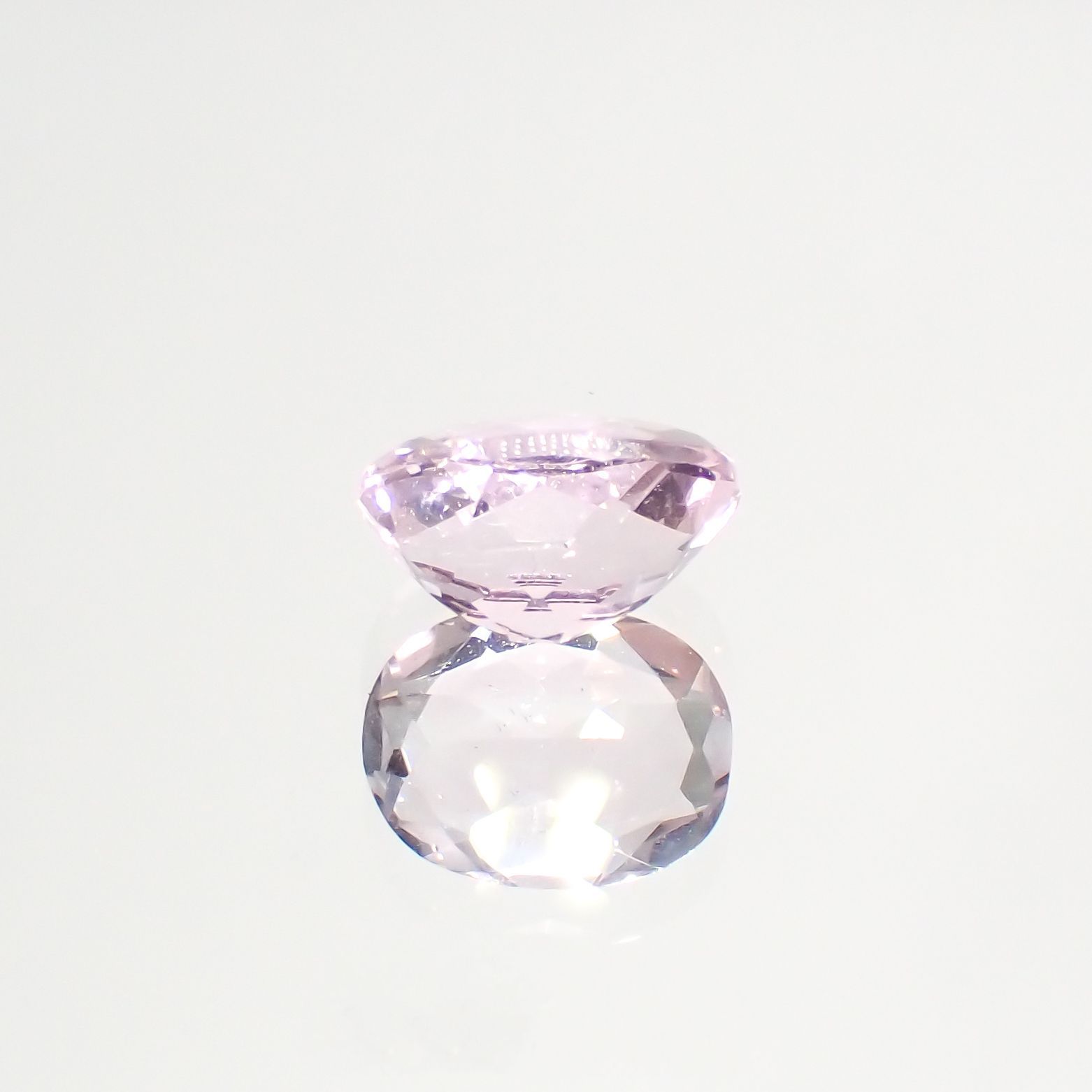 ピンクフローライト(宝石名フルオライト)ブラジル産 1.61ct 識別済[220115140]8.1x6.3mm前後