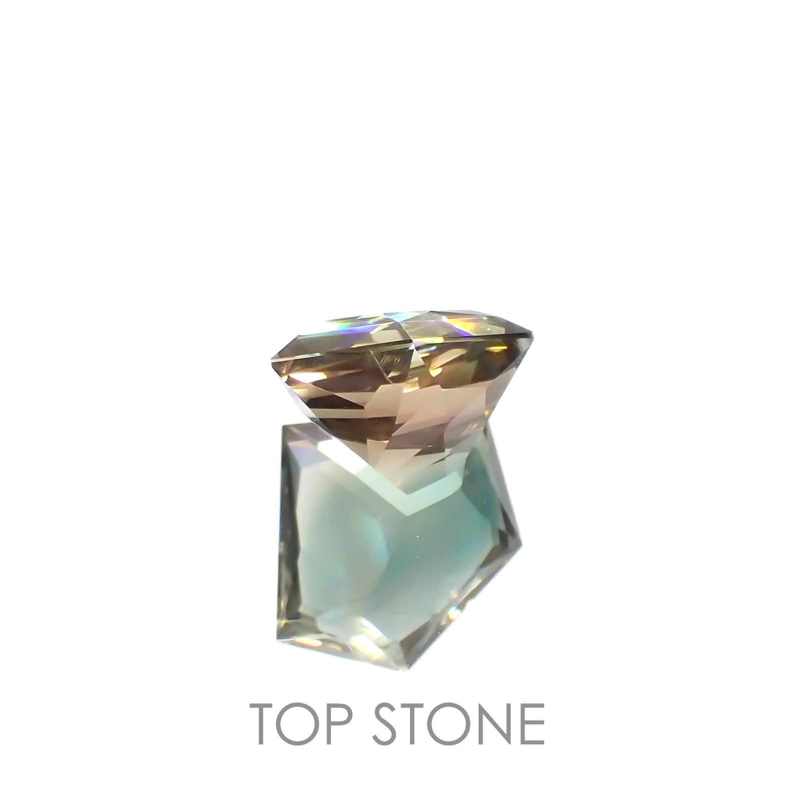 ◇カスタムカット◇バイカラーオレゴンサンストーン(宝石名ラブラドライト)アメリカ・オレゴン州産 4.84ct 識別済[230321116]11.3x13.6mm前後