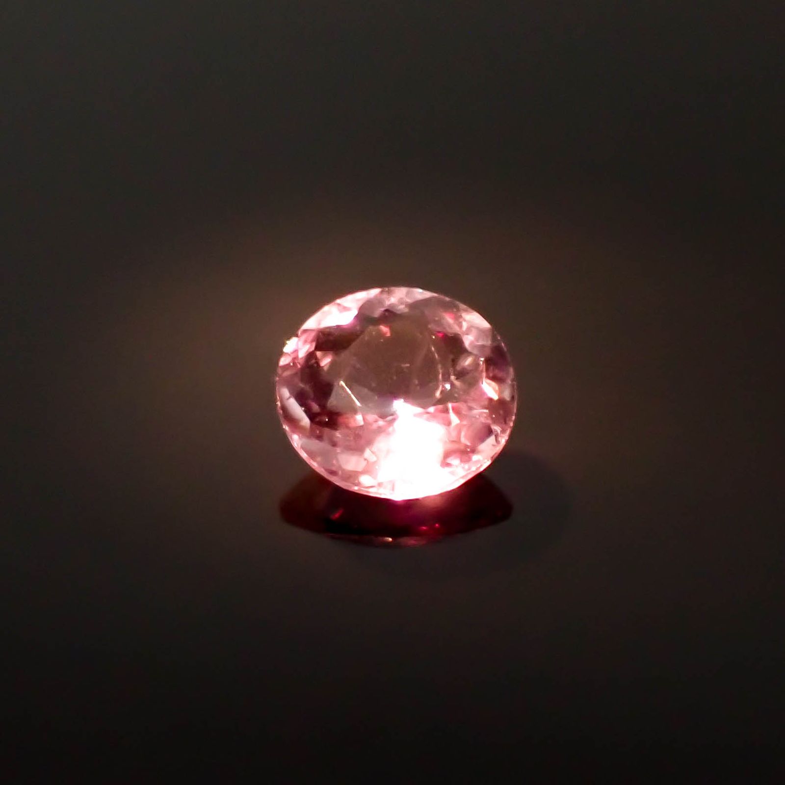 カラーシフト ピンクダイアスポア アフガニスタン産 0.37ct[240627972]4.9x4.9mm前後