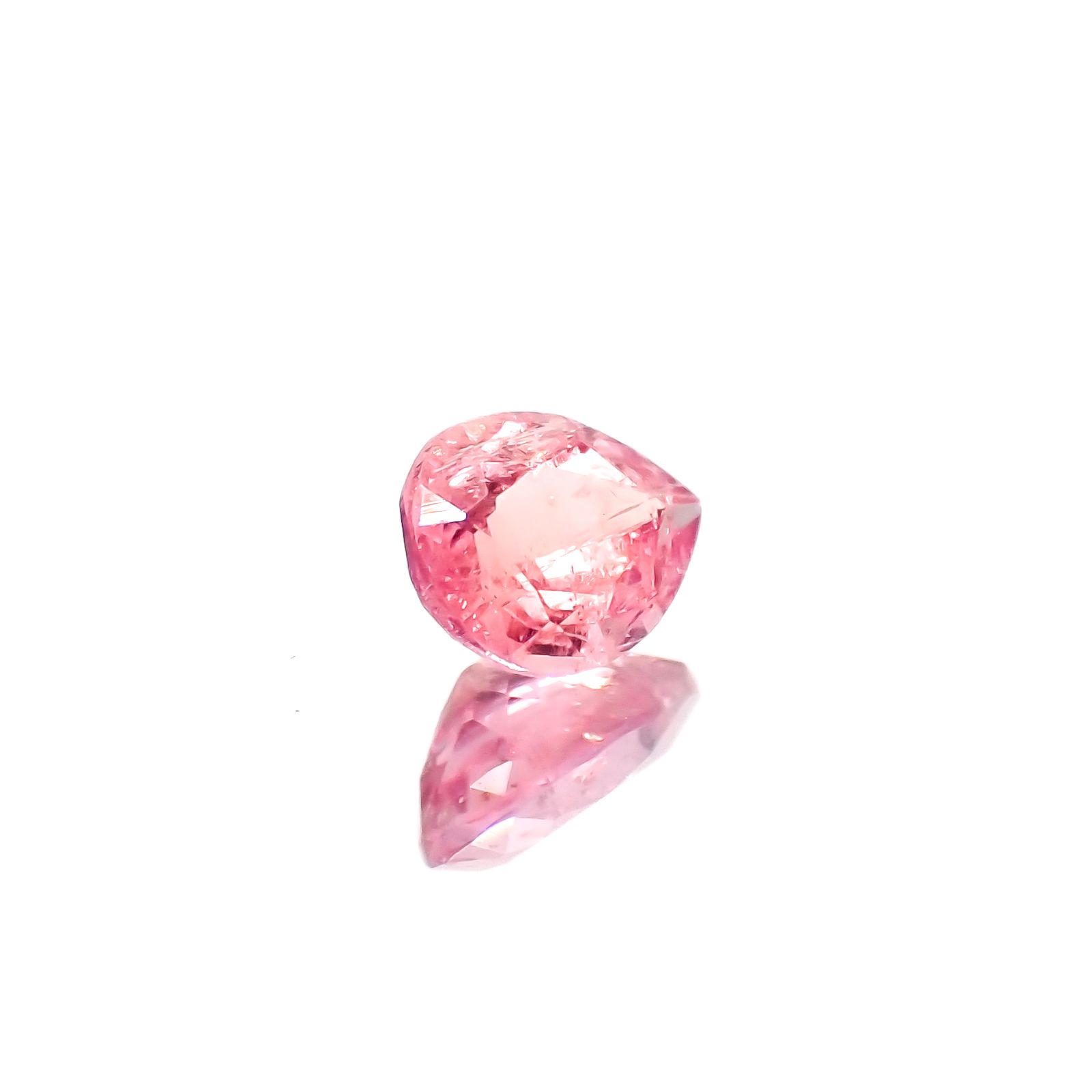 ペツォッタイト(ラズベリル)(宝石名ペツォッタイト)マダガスカル産 0.370ct ソ付(彩珠)[240226153]5.1x3.9mm前後