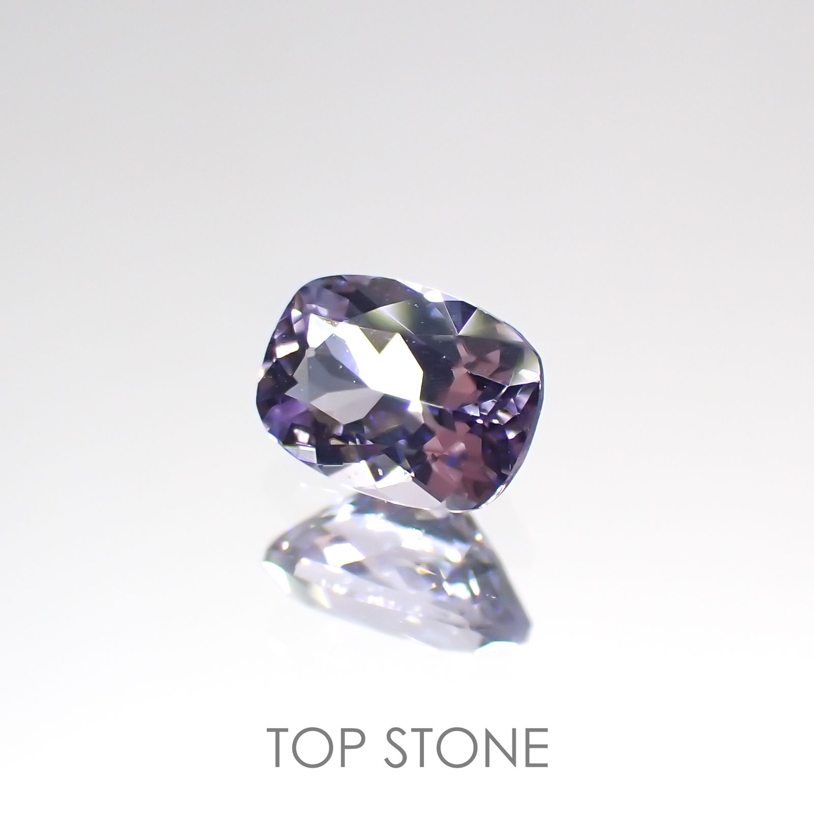 マリアライトフルオレッセンス(宝石名パープル・スキャポライト) スリランカ産 0.28ct 識別済[21019557]4.9×3.8mm前後